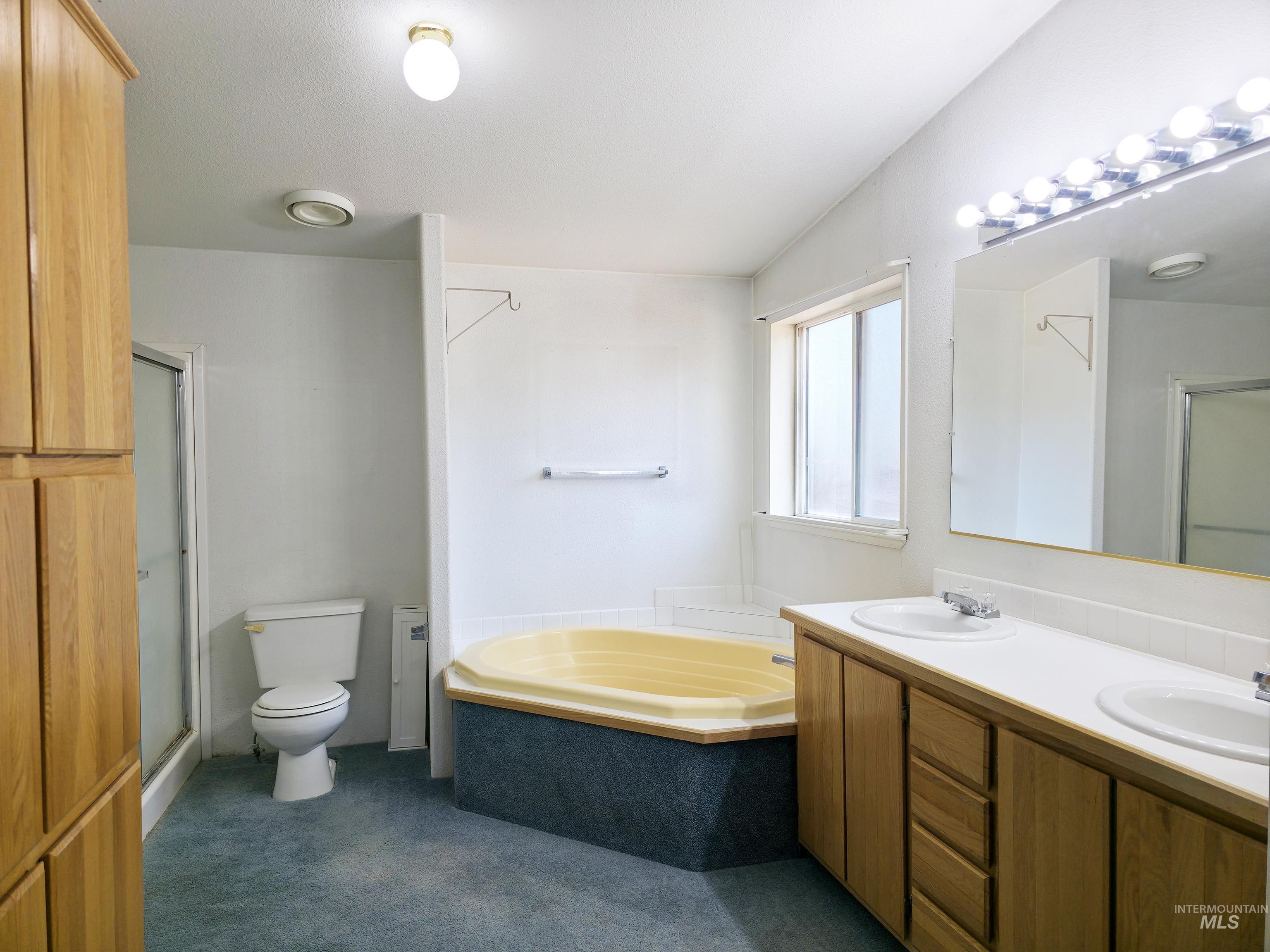 1215 W 7th Property Photo 13