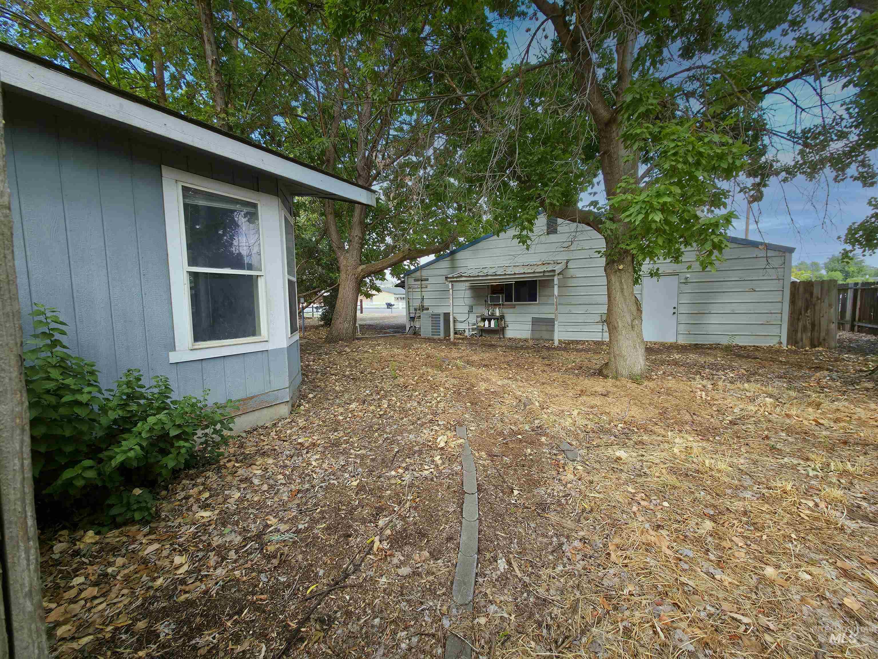 1215 W 7th Property Photo 20