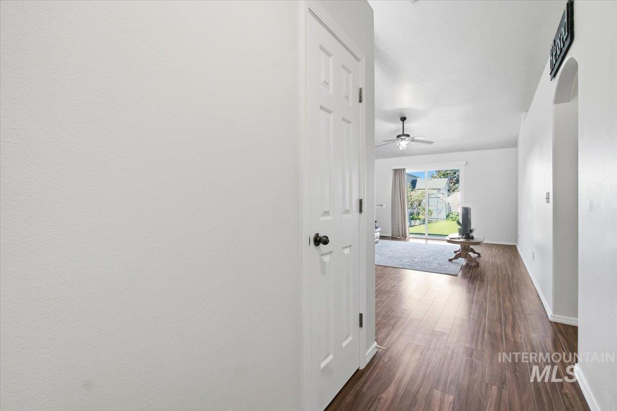 2508 E Cinnamon Lane Property Photo 5