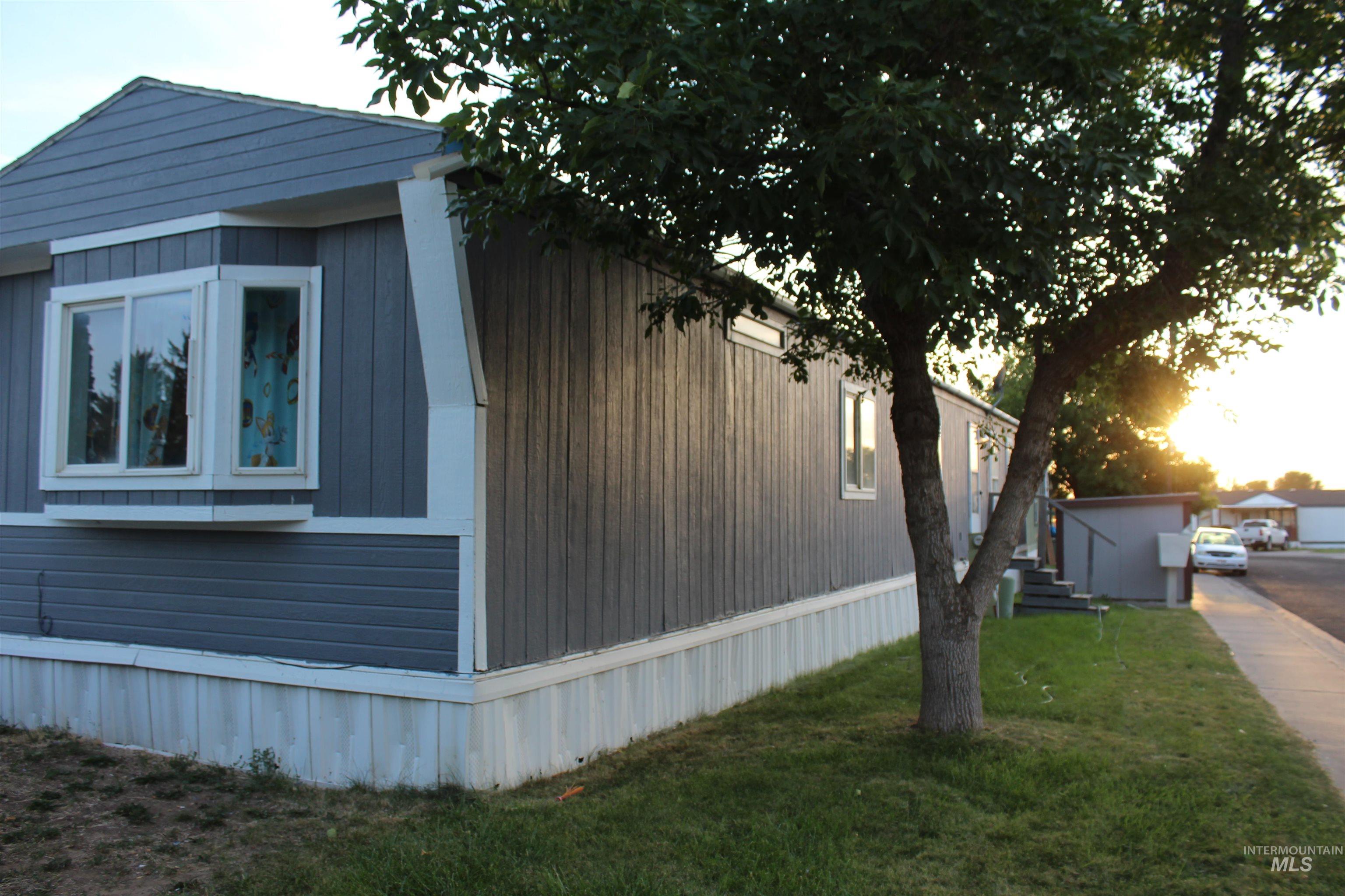1015 N Fir St Property Photo 7
