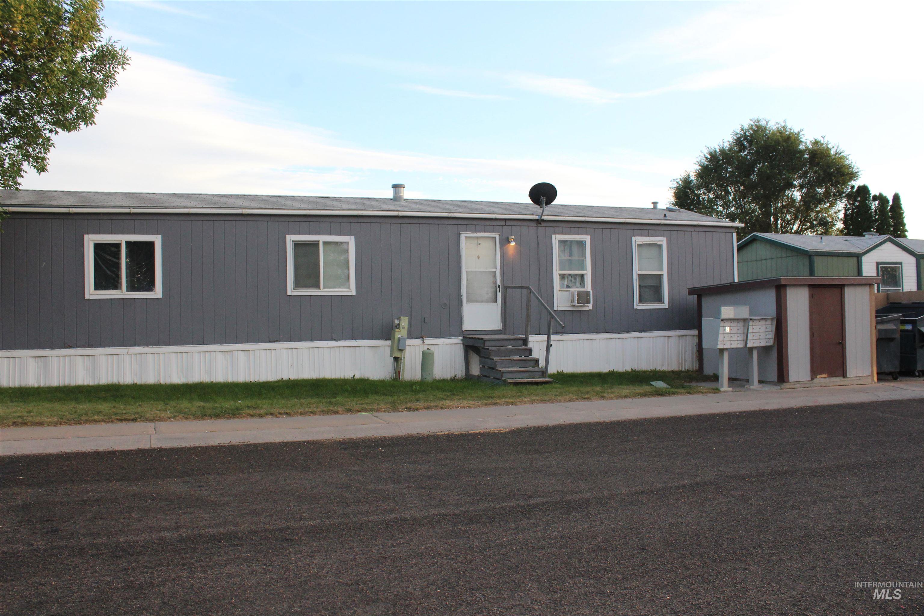 1015 N Fir St Property Photo 8