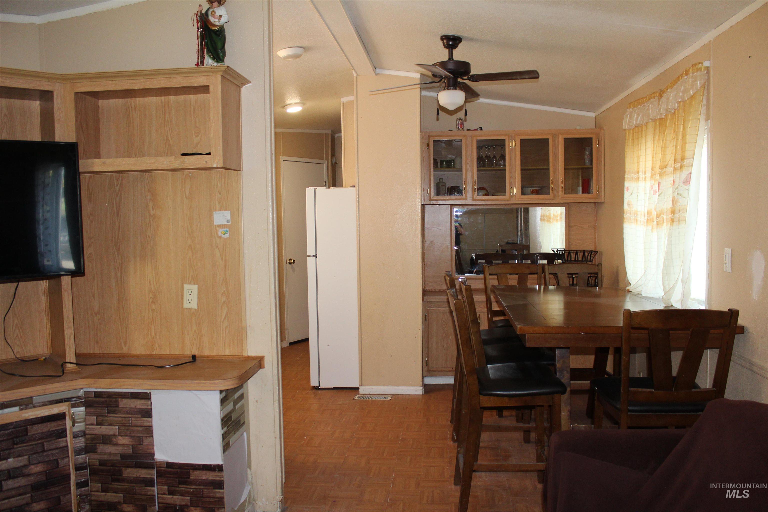 1015 N Fir St Property Photo 9