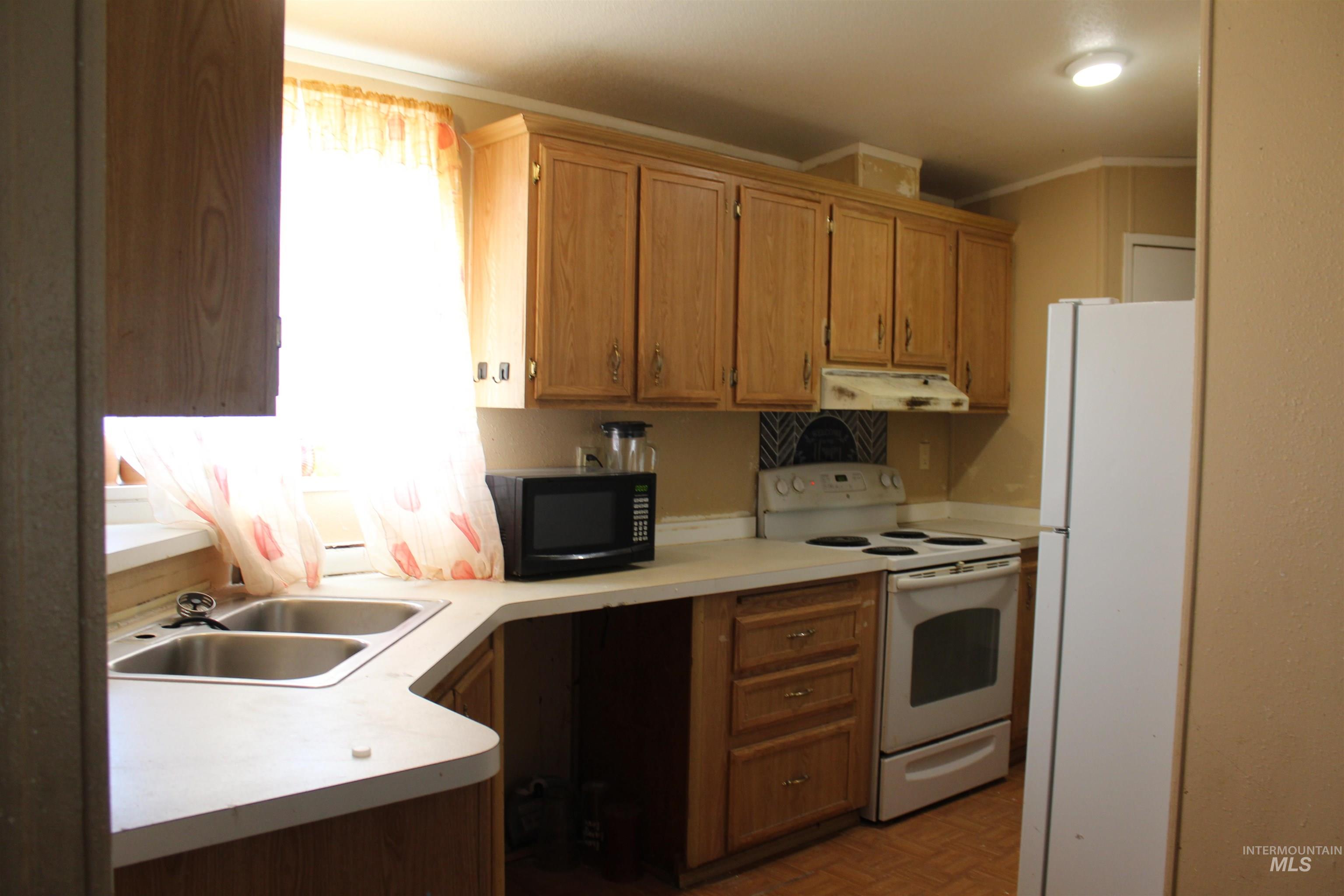 1015 N Fir St Property Photo 10