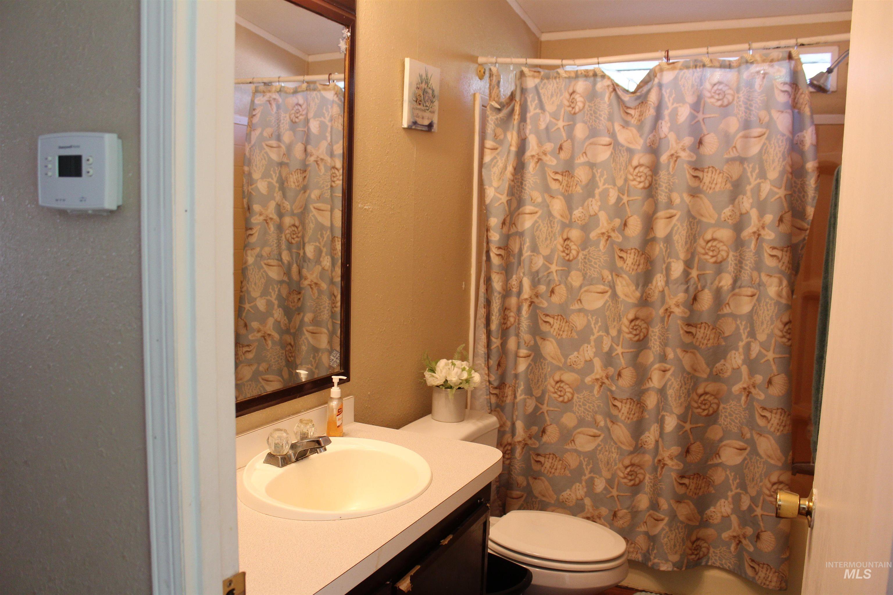1015 N Fir St Property Photo 12