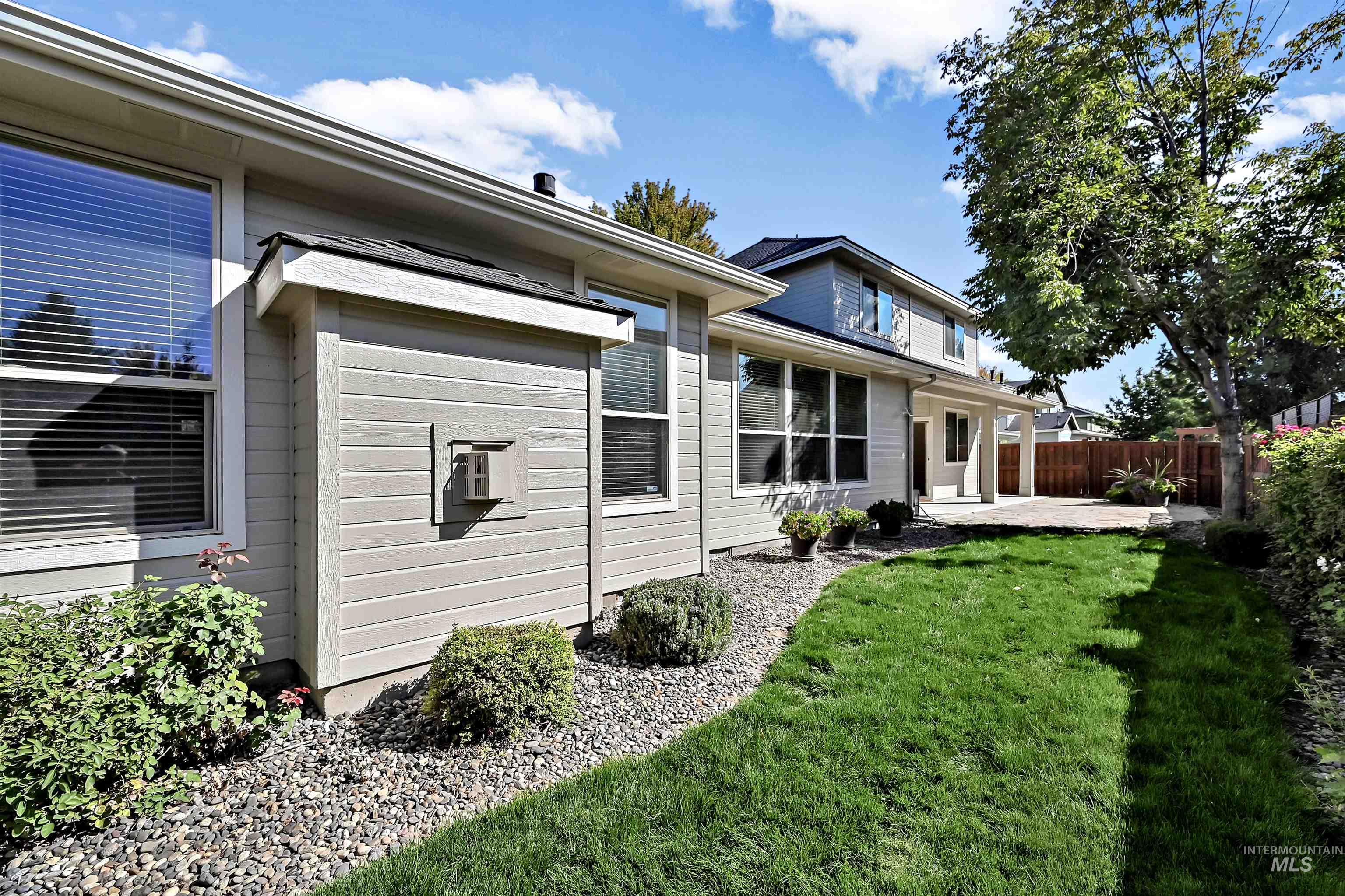 2089 W Grand Teton Drive Property Photo 5