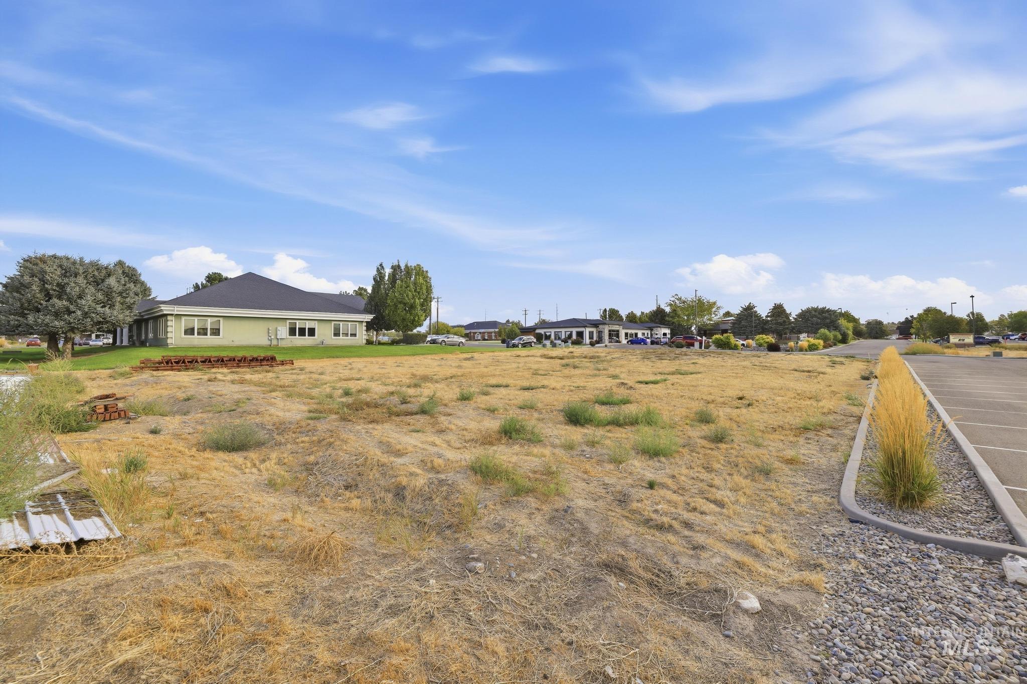 183 Country Ln Property Photo 9
