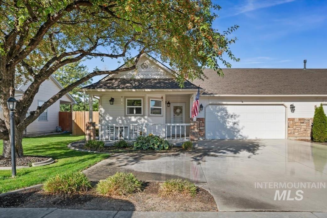 2914 Airport Ave Property Photo 1