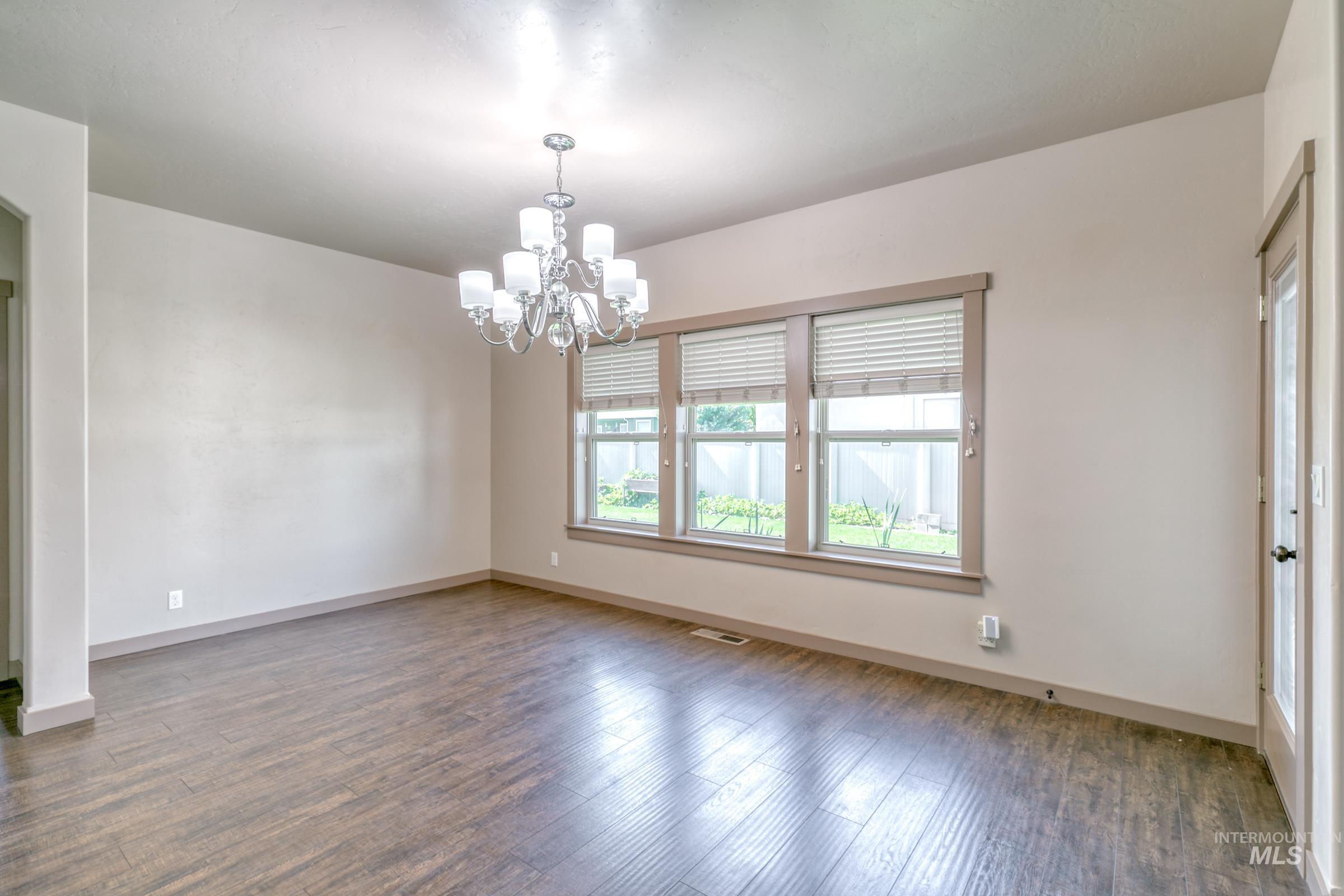 4316 Middlesboro Way Property Photo 16