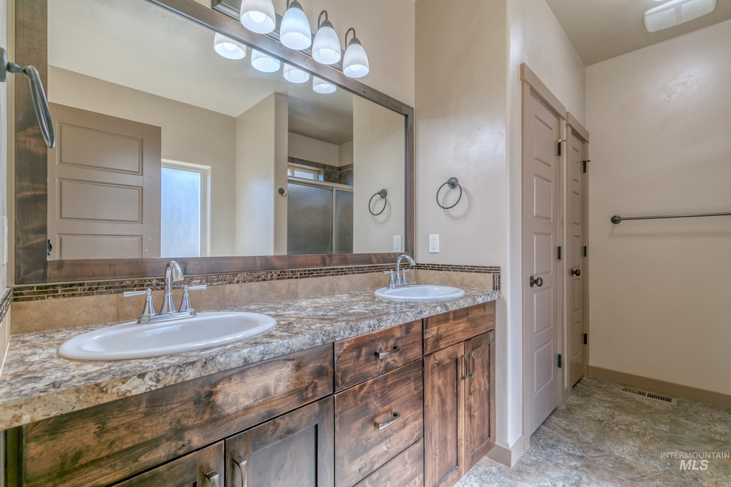 4316 Middlesboro Way Property Photo 18