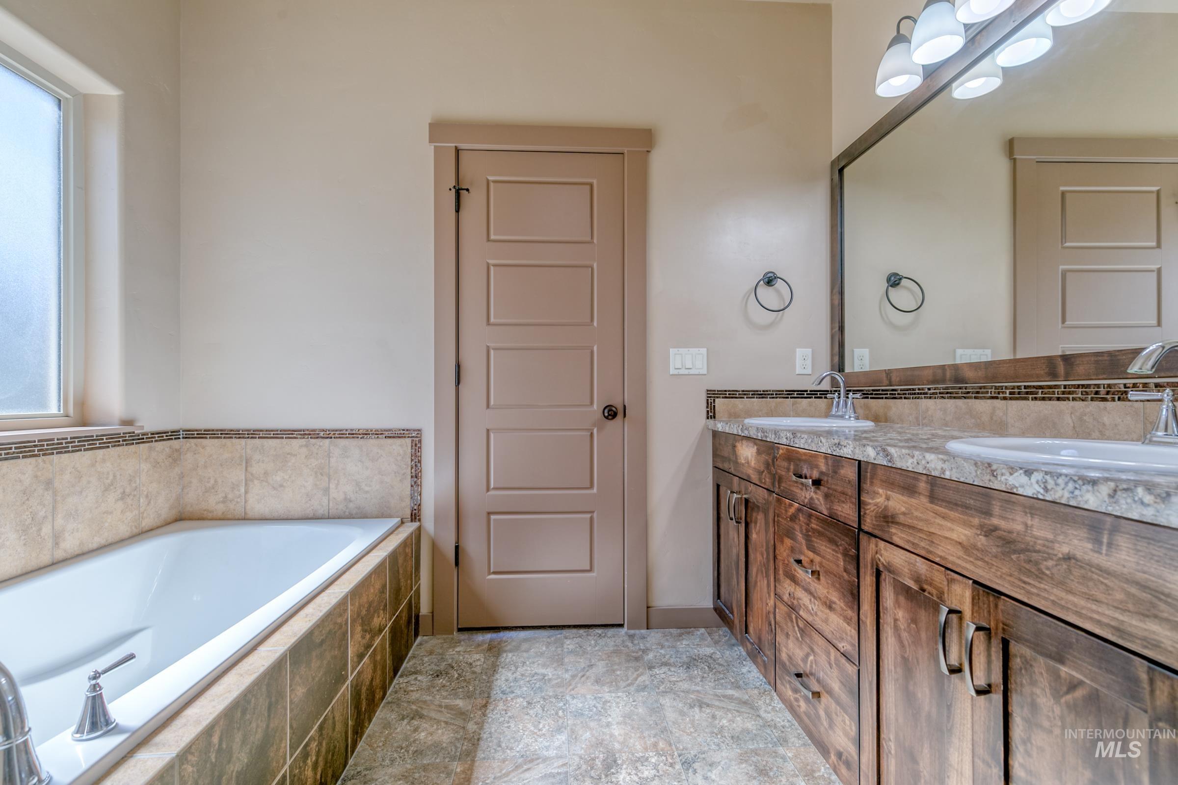 4316 Middlesboro Way Property Photo 19