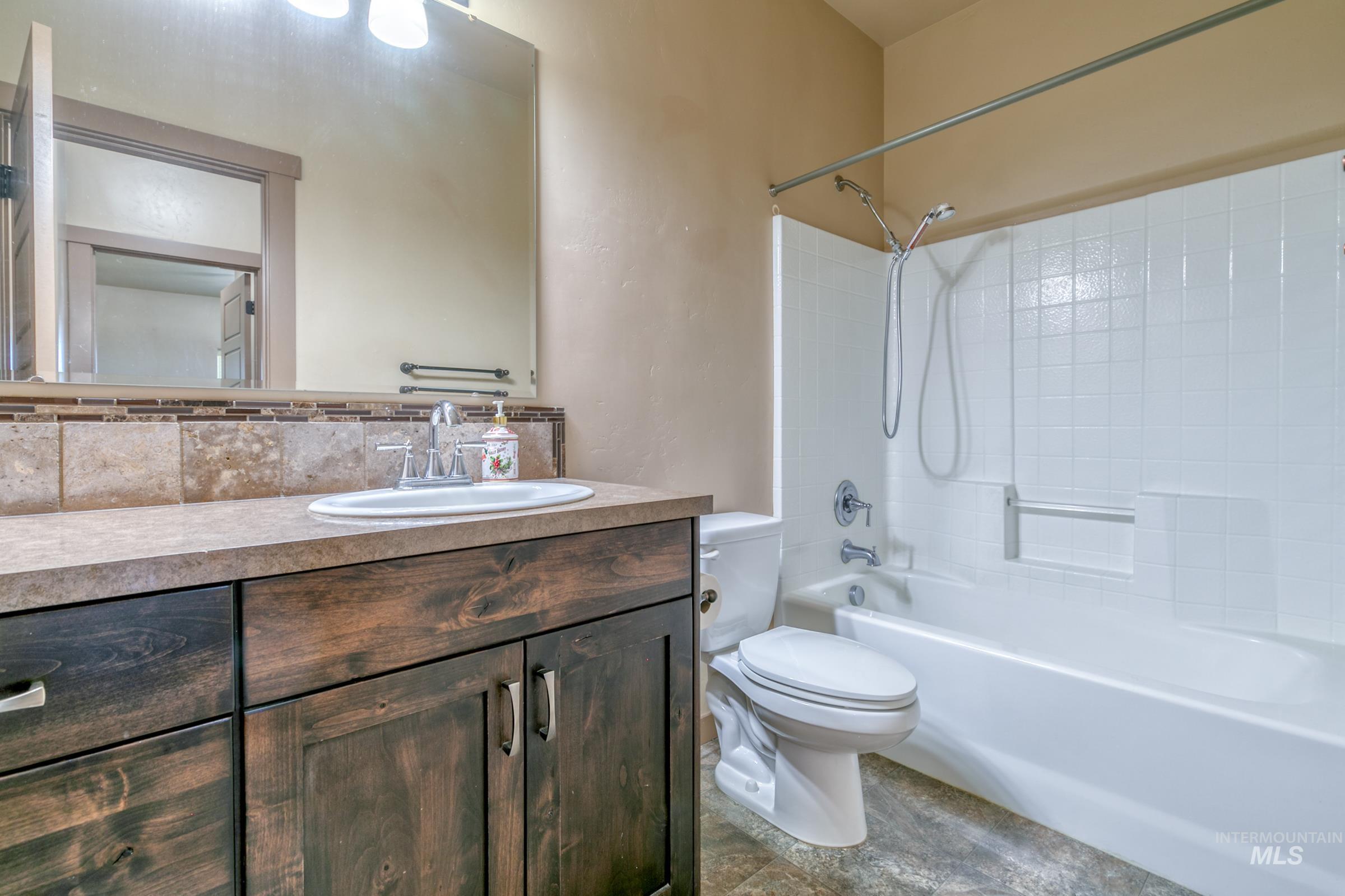 4316 Middlesboro Way Property Photo 22