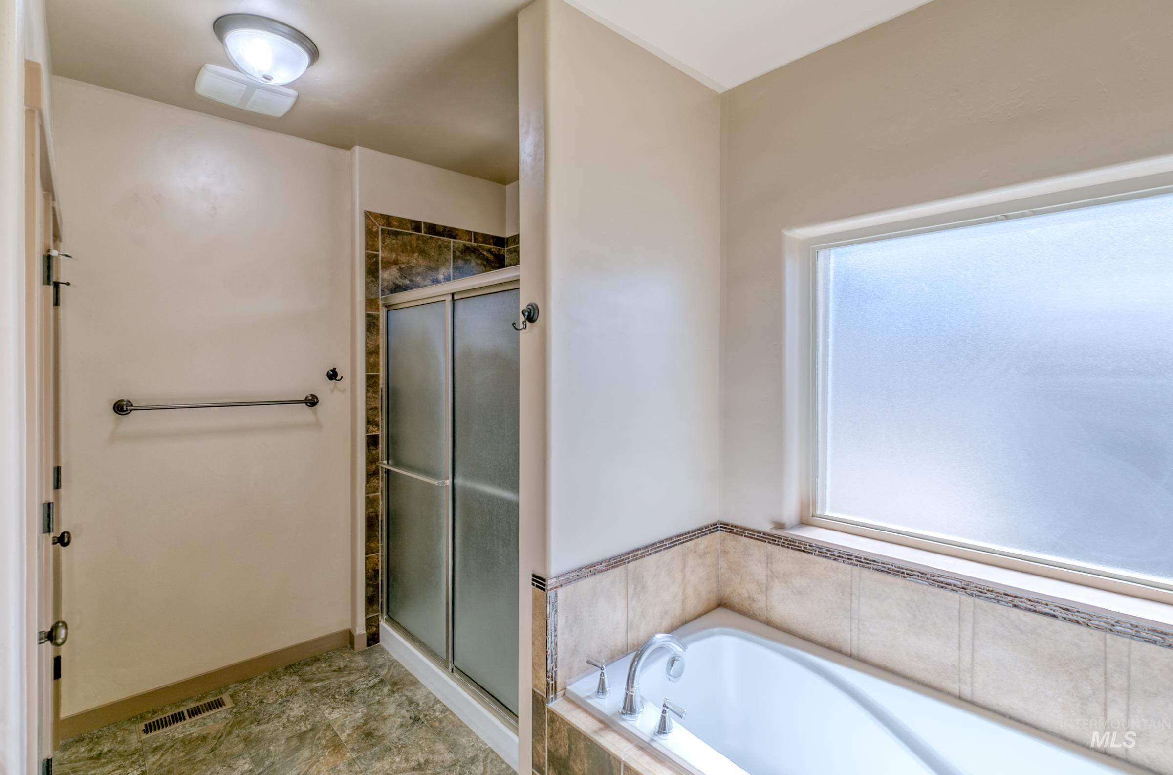 4316 Middlesboro Way Property Photo 24