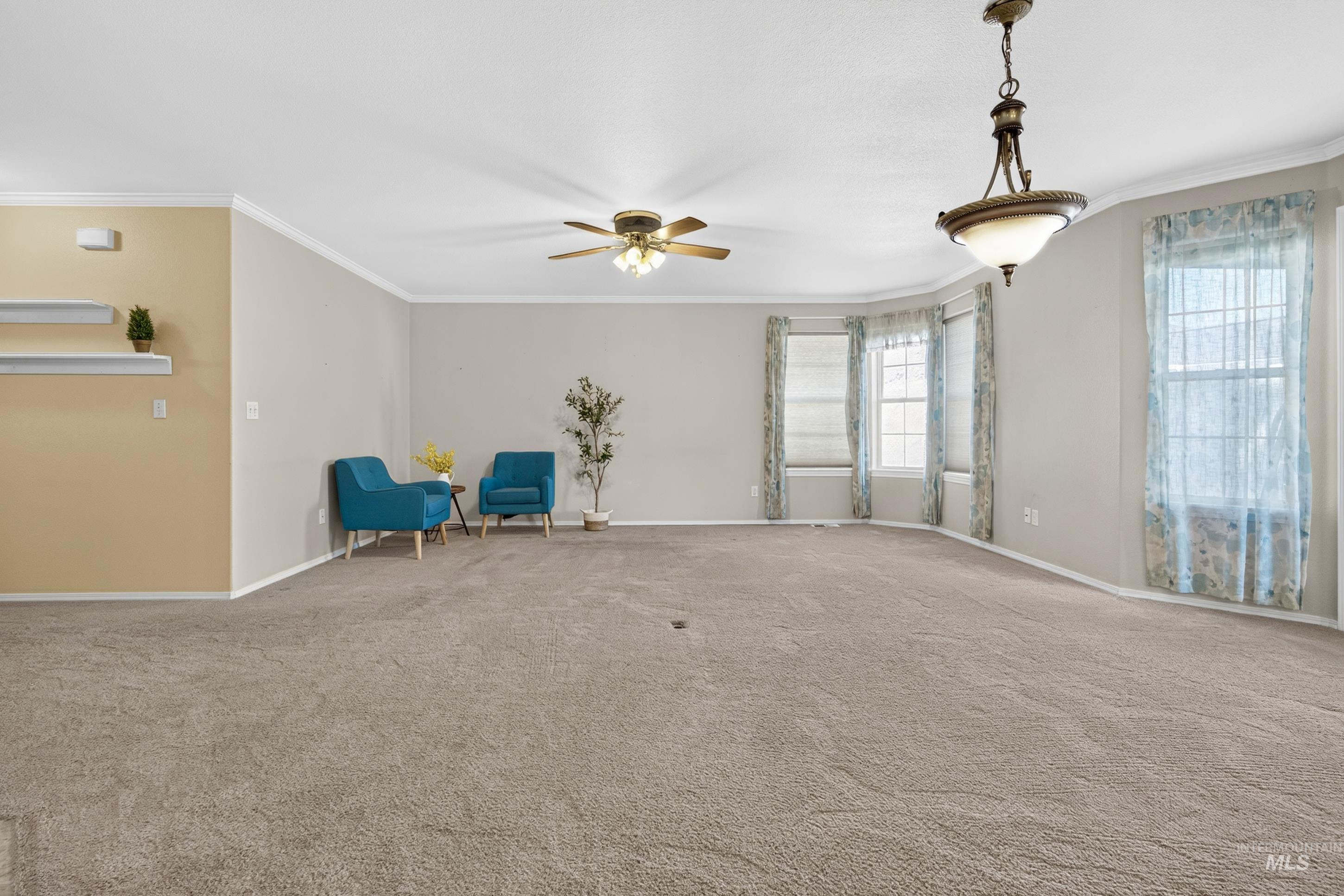 716 W Benton Ave. Property Photo 8