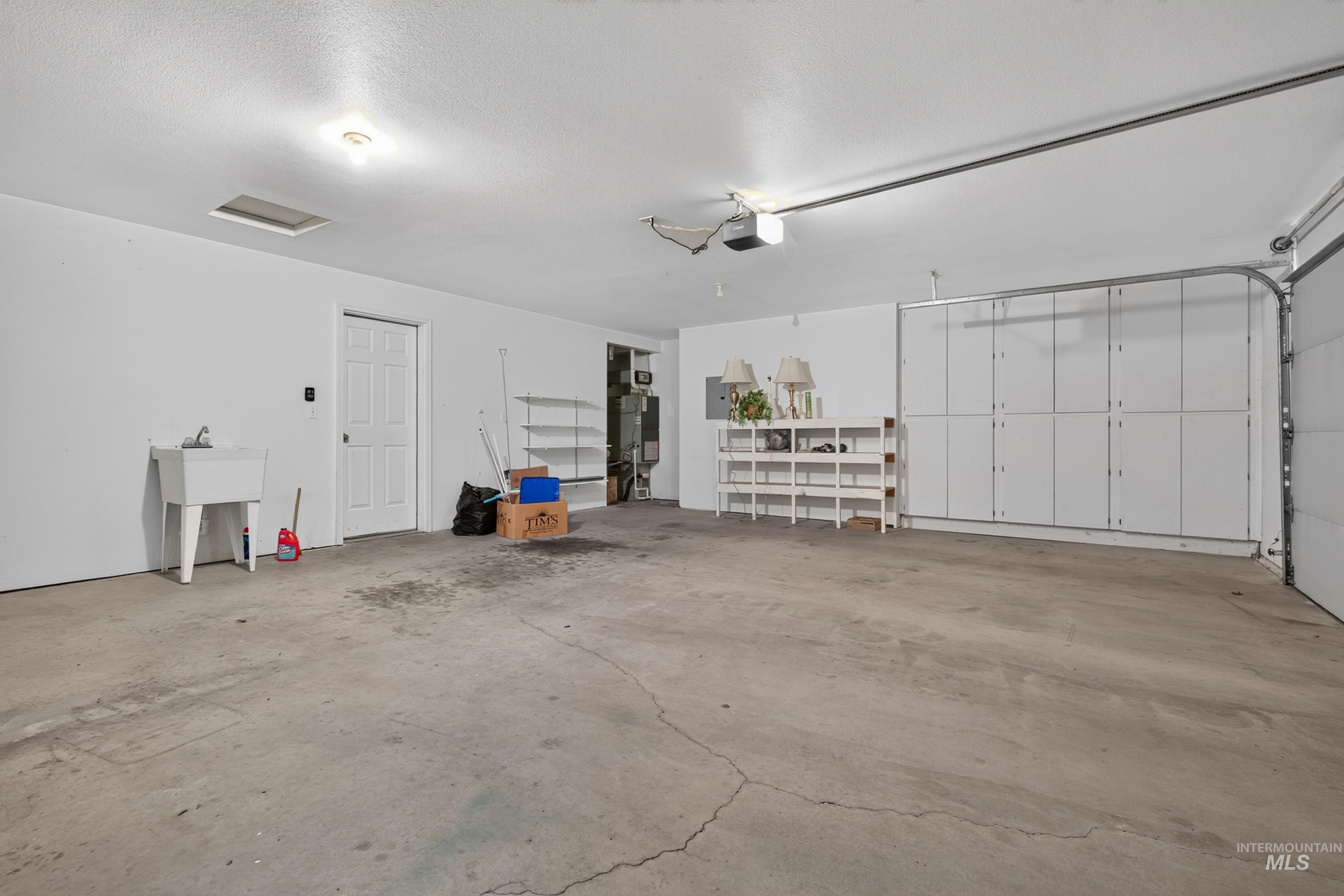 716 W Benton Ave. Property Photo 33