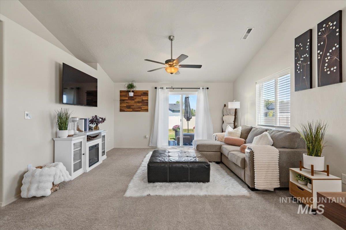 4623 Henley St Property Photo 13