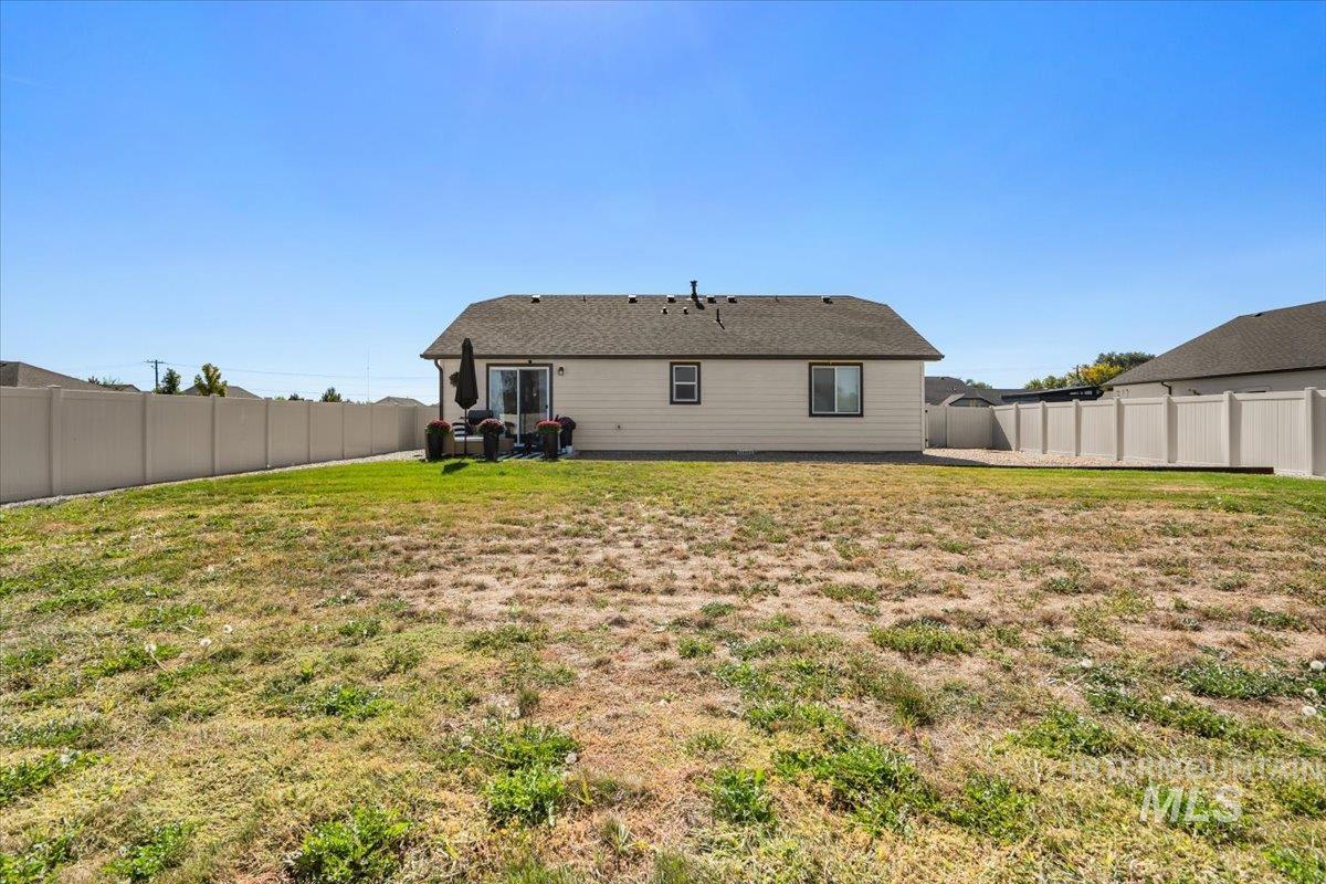 4623 Henley St Property Photo 30