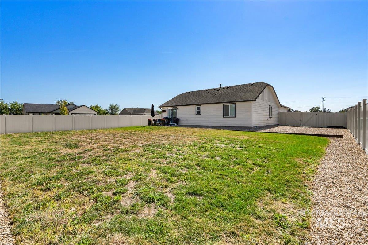 4623 Henley St Property Photo 31