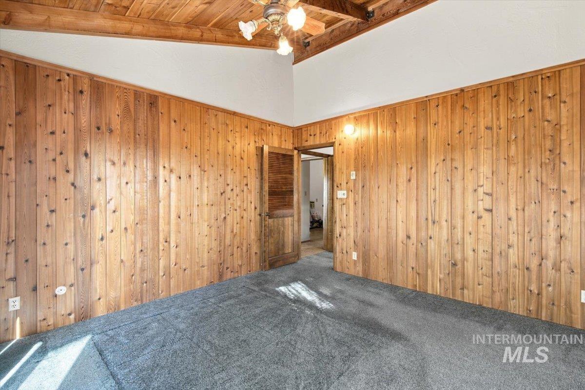 10201 Willis Rd. Property Photo 12