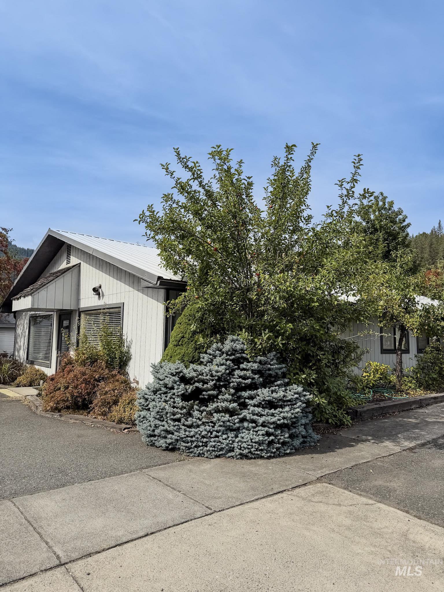 636 Michigan Avenue Property Photo 3