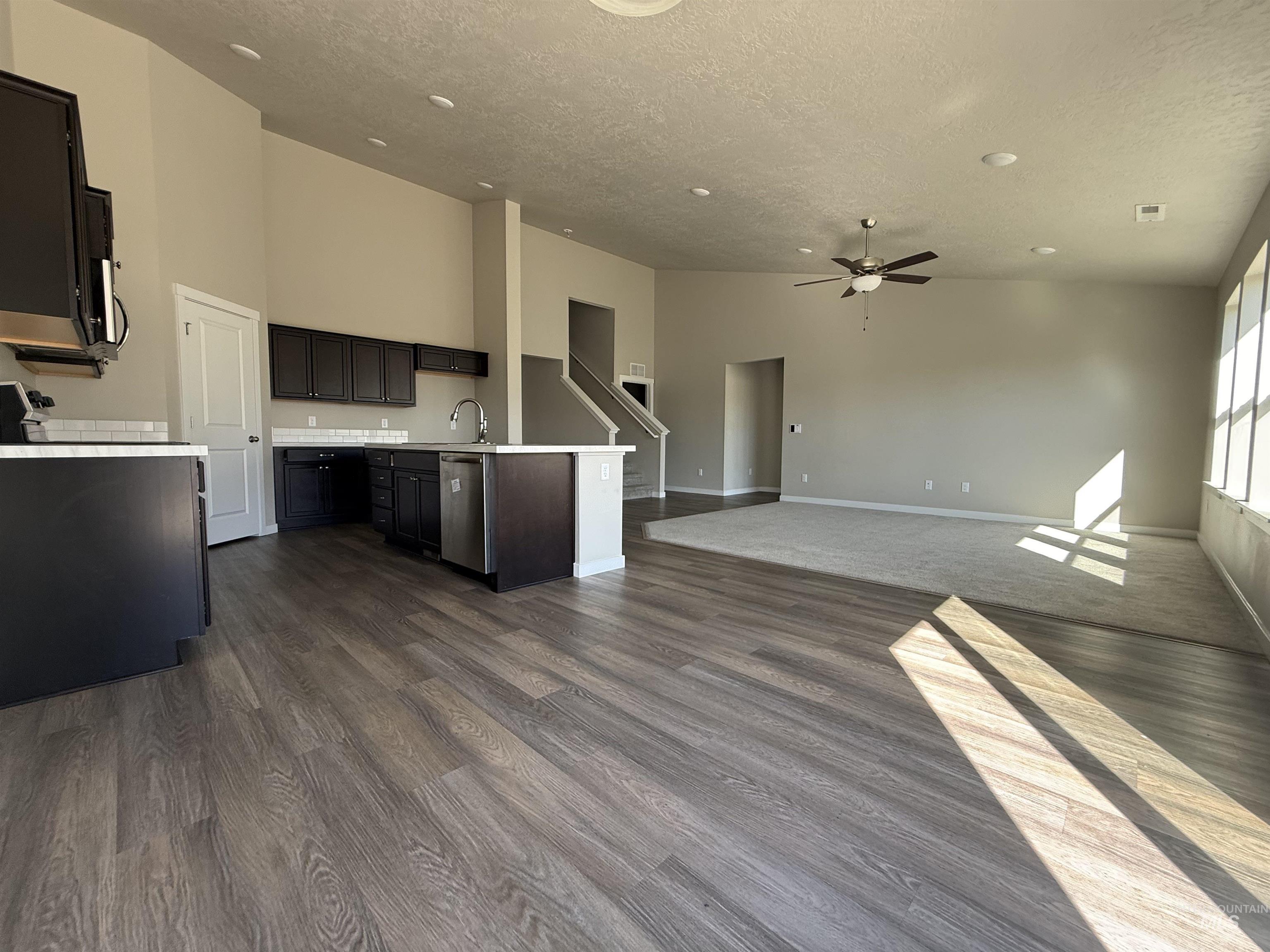 12451 Varga St Property Photo 14