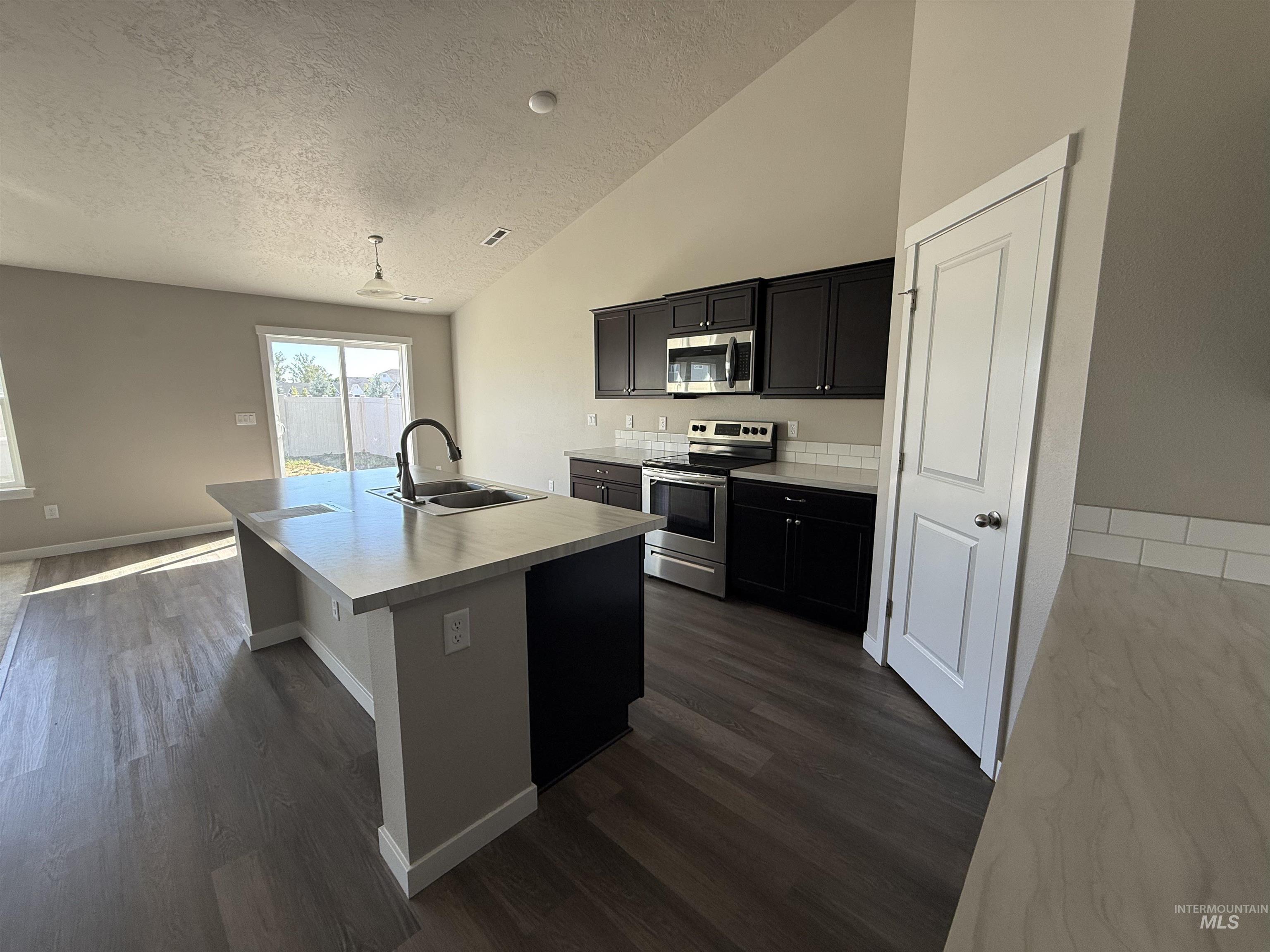 12451 Varga St Property Photo 15