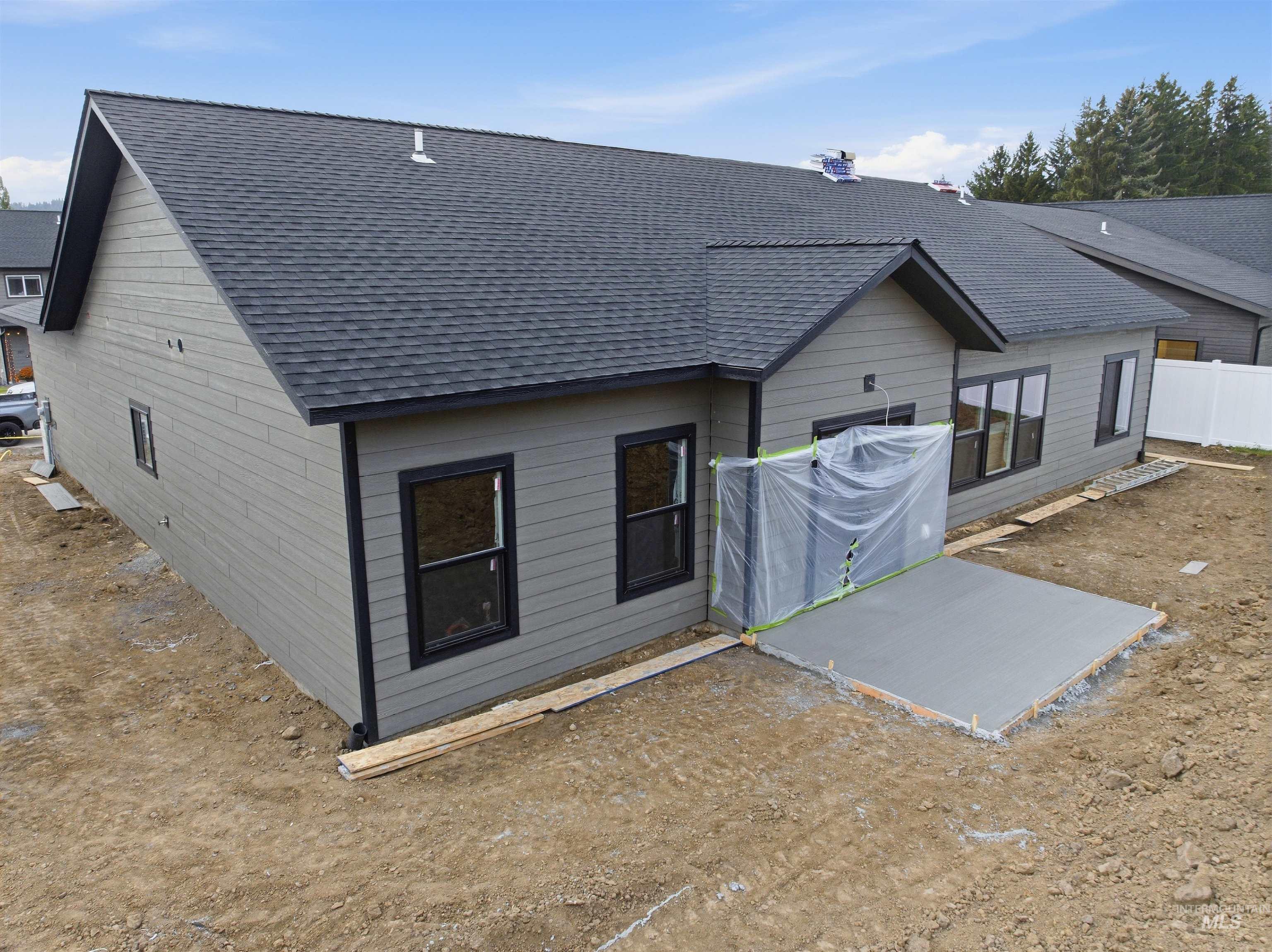 2830 Cyprus Court Property Photo 3