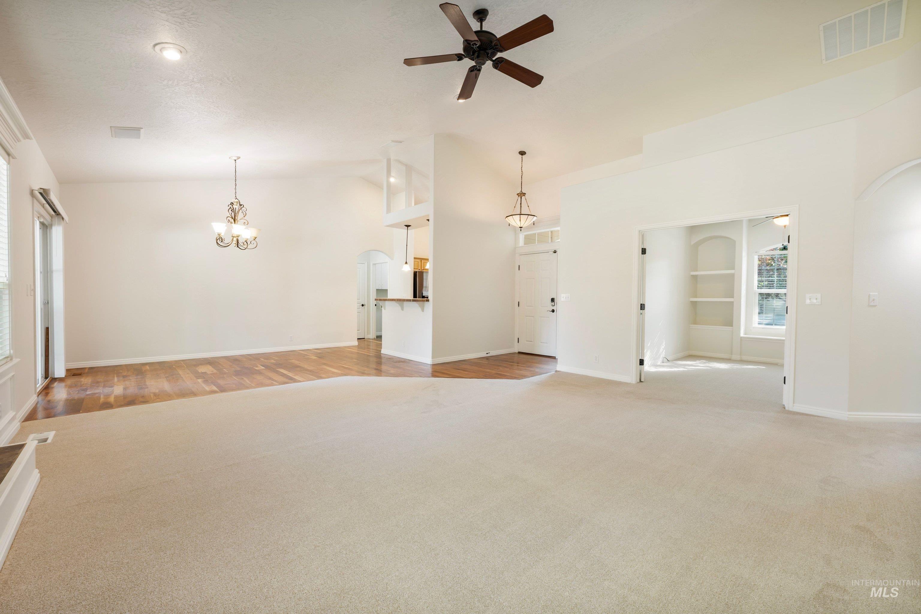 5293 N Schubert Ave Property Photo 8