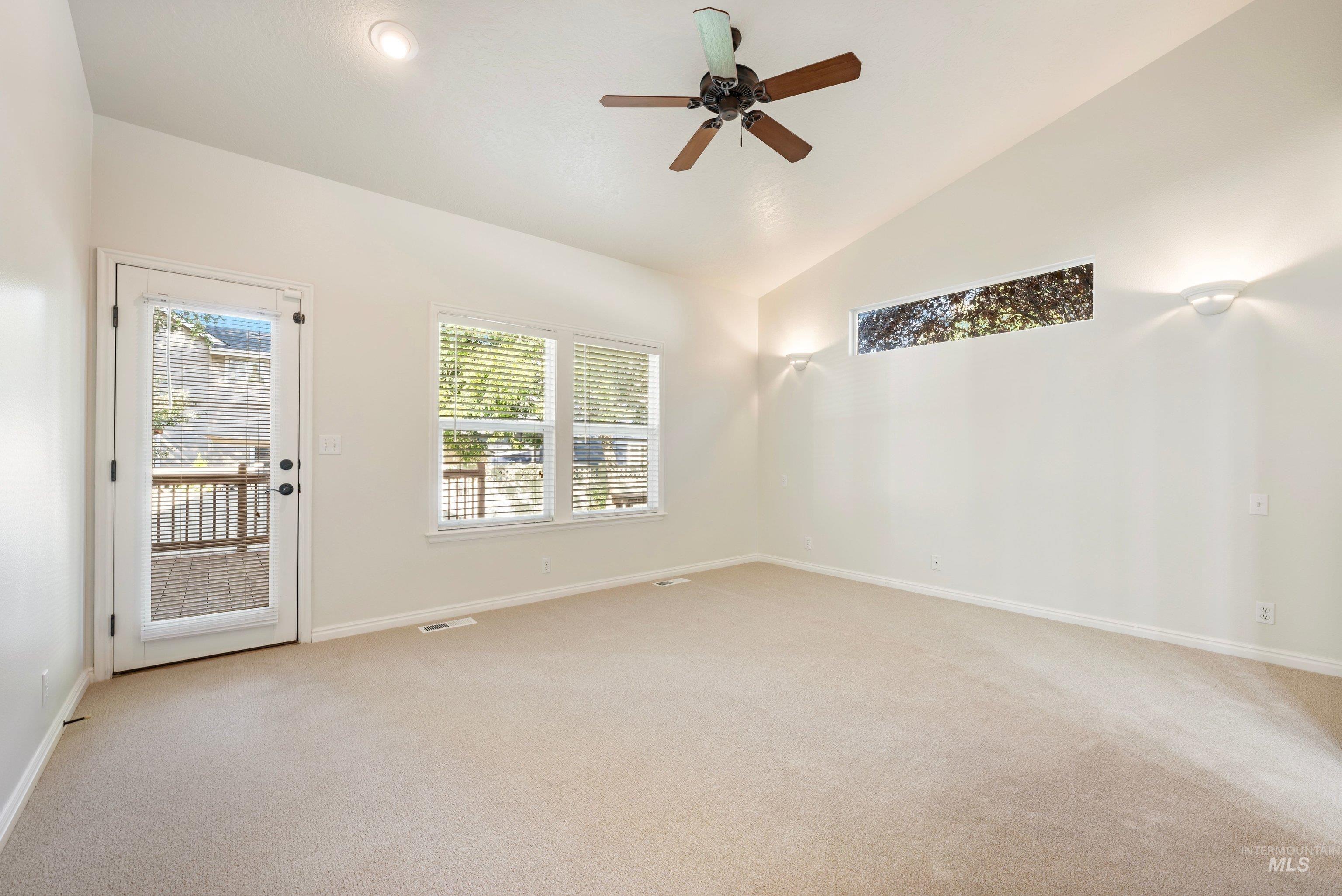 5293 N Schubert Ave Property Photo 19