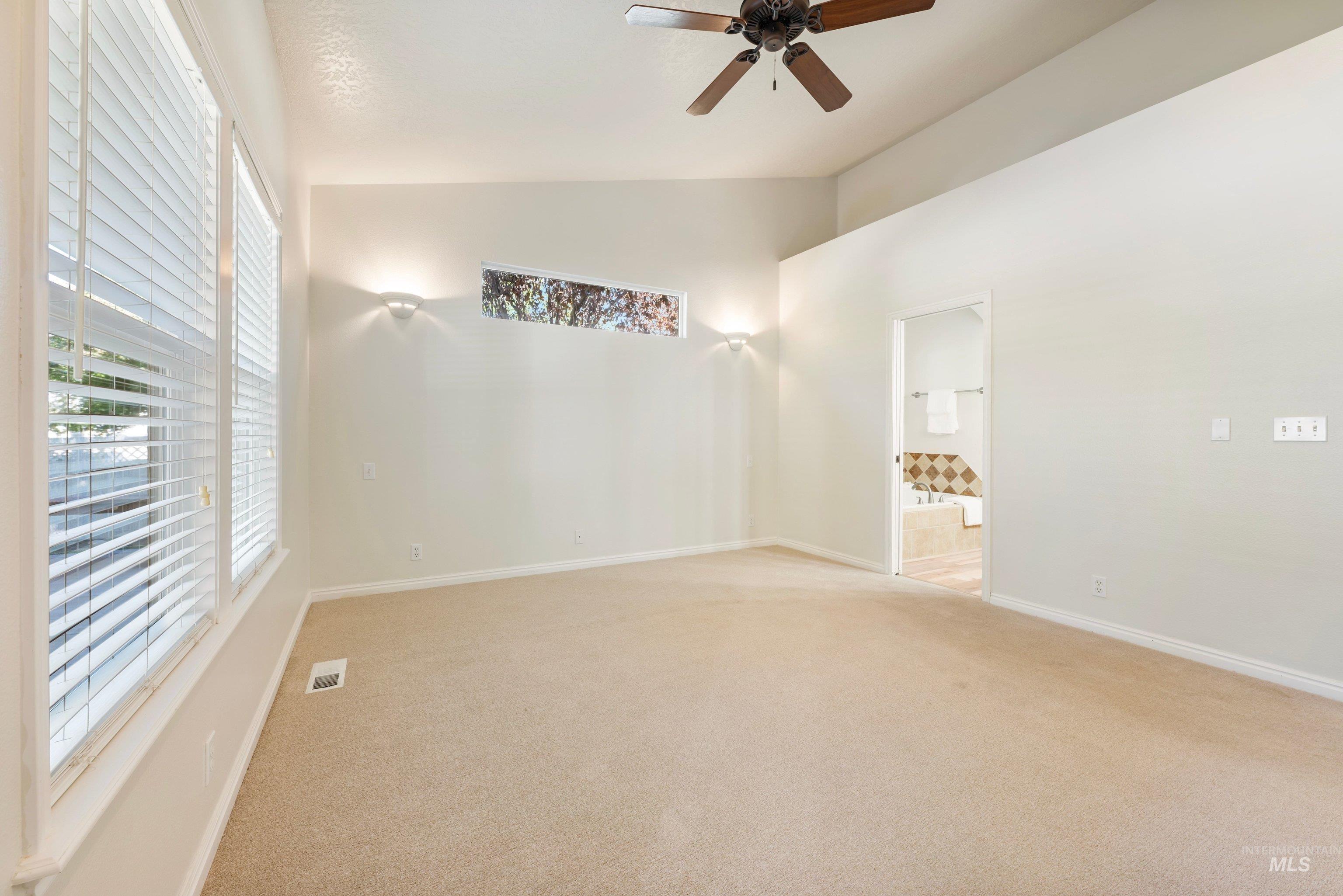 5293 N Schubert Ave Property Photo 20