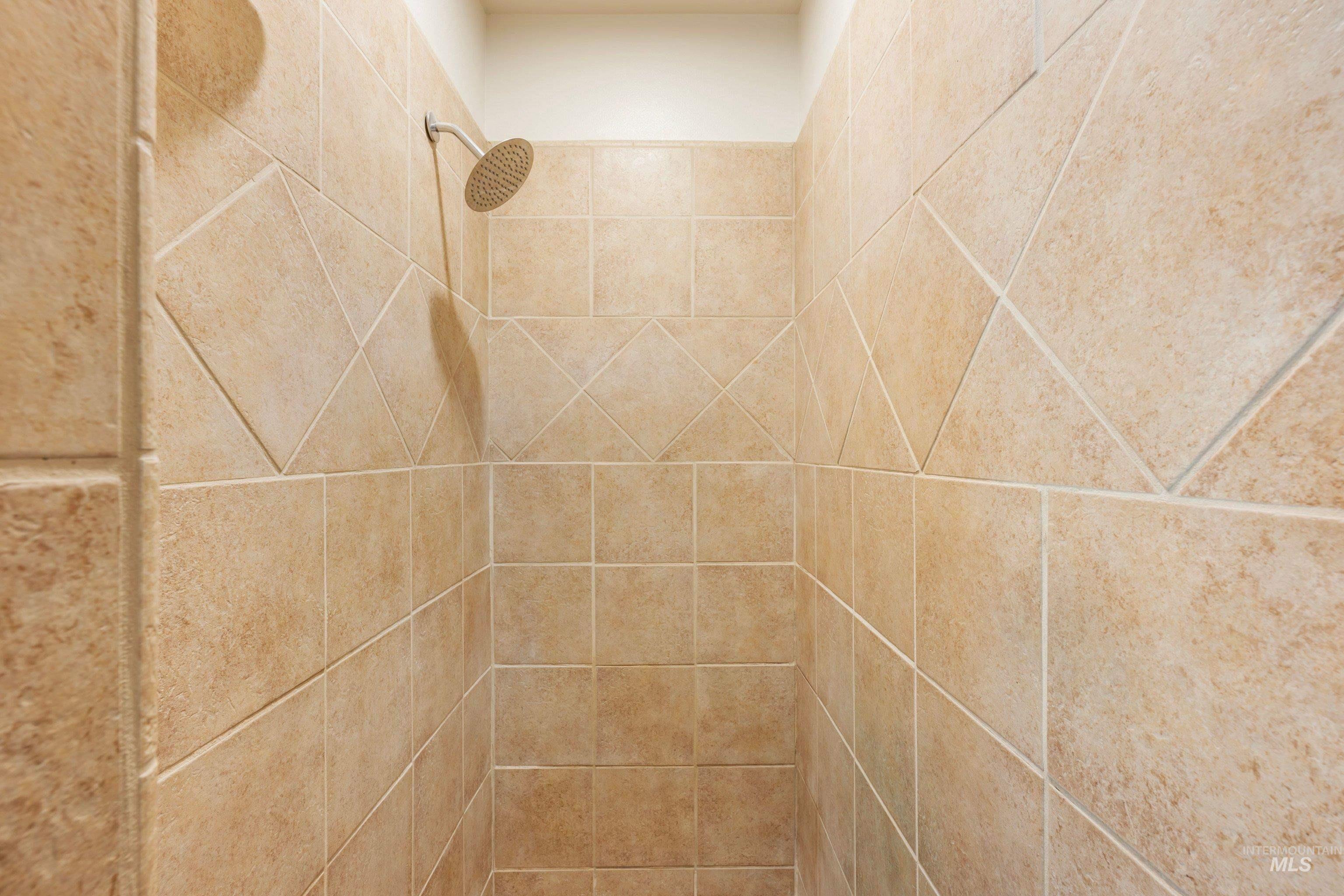 5293 N Schubert Ave Property Photo 23