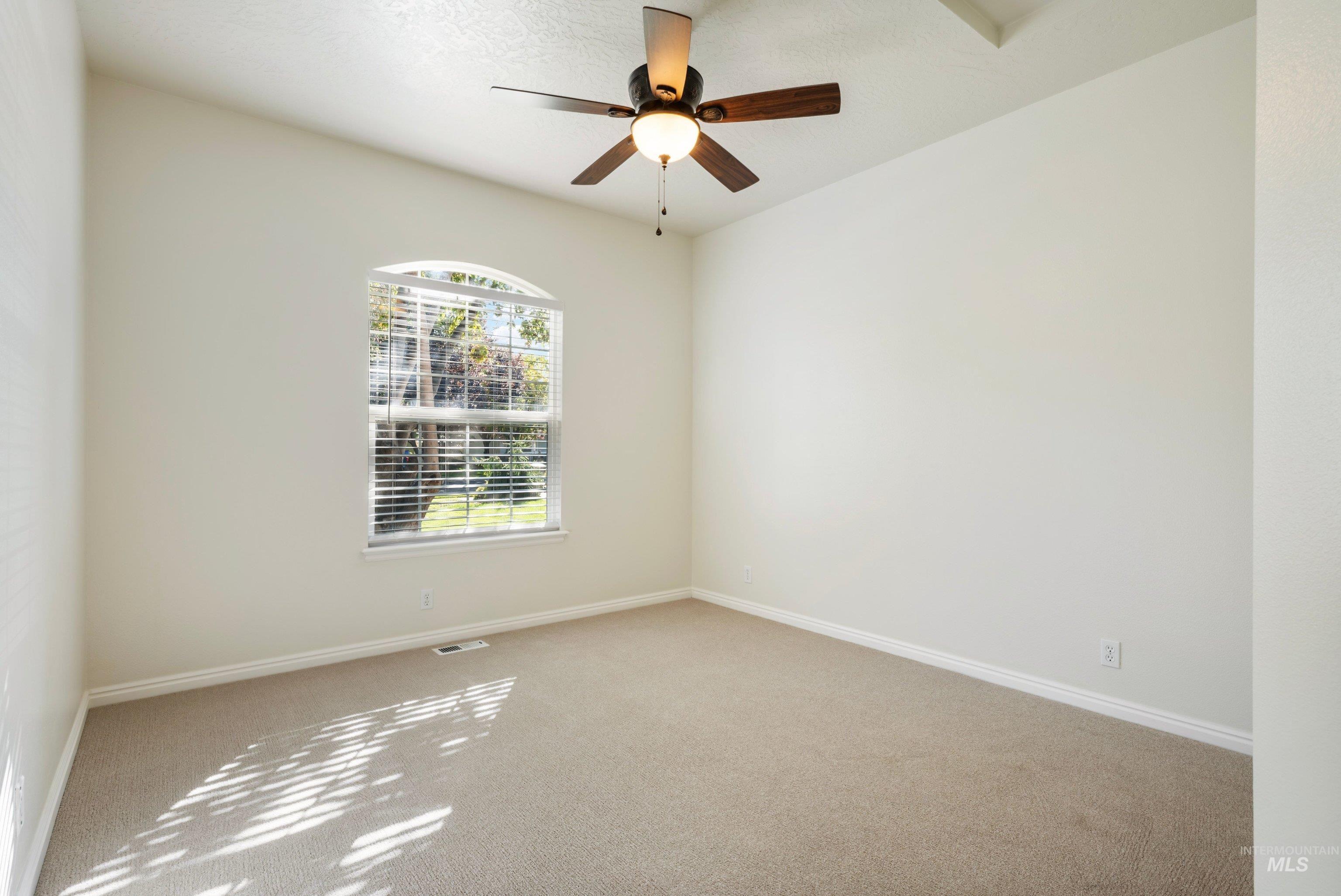 5293 N Schubert Ave Property Photo 25