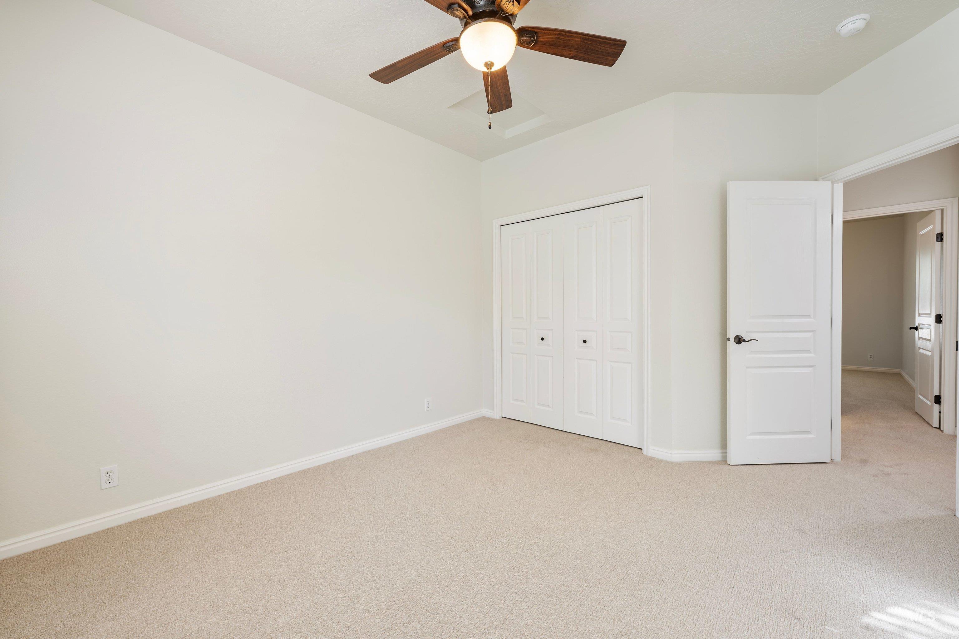 5293 N Schubert Ave Property Photo 26