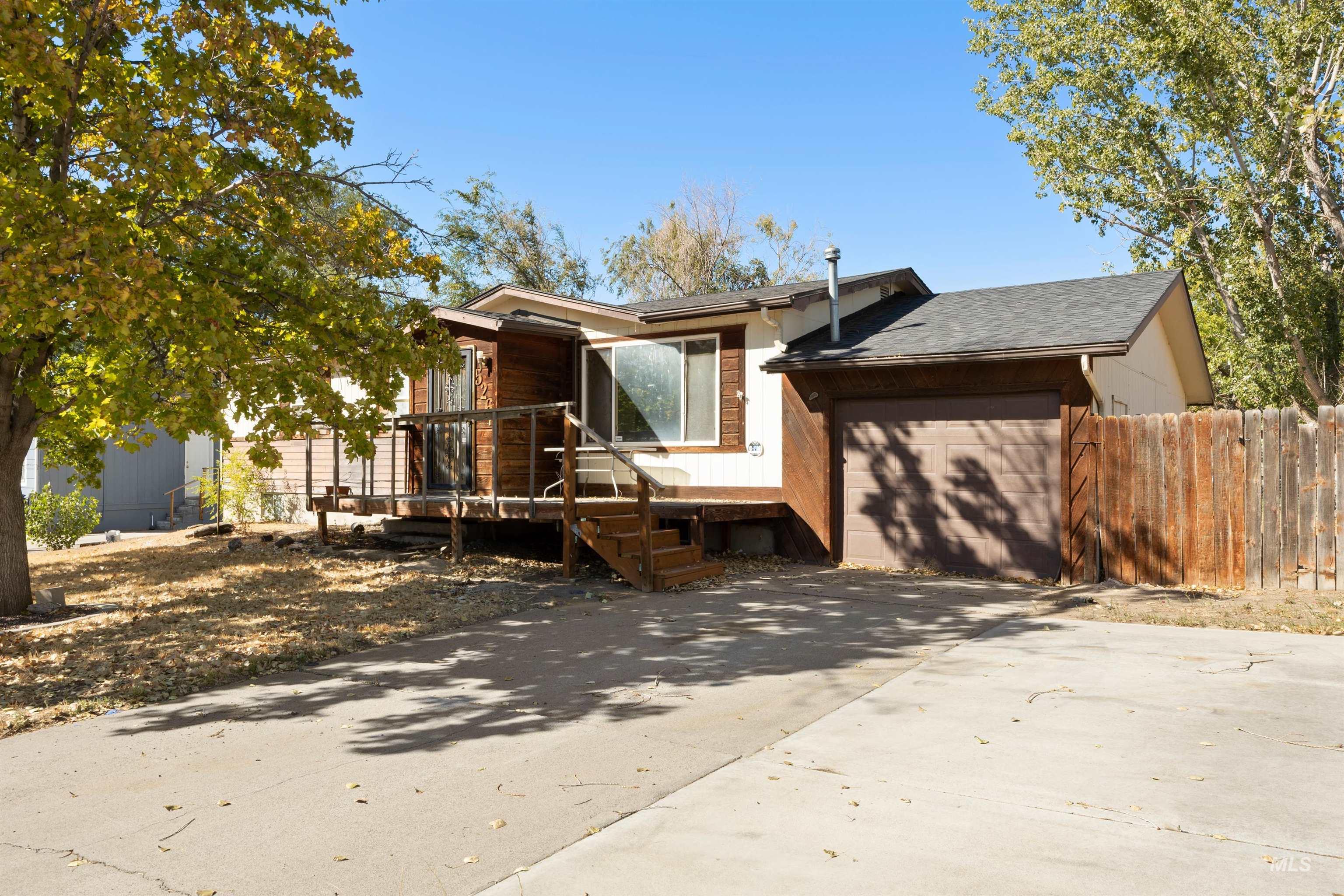 526 E Avenue J Property Photo 1