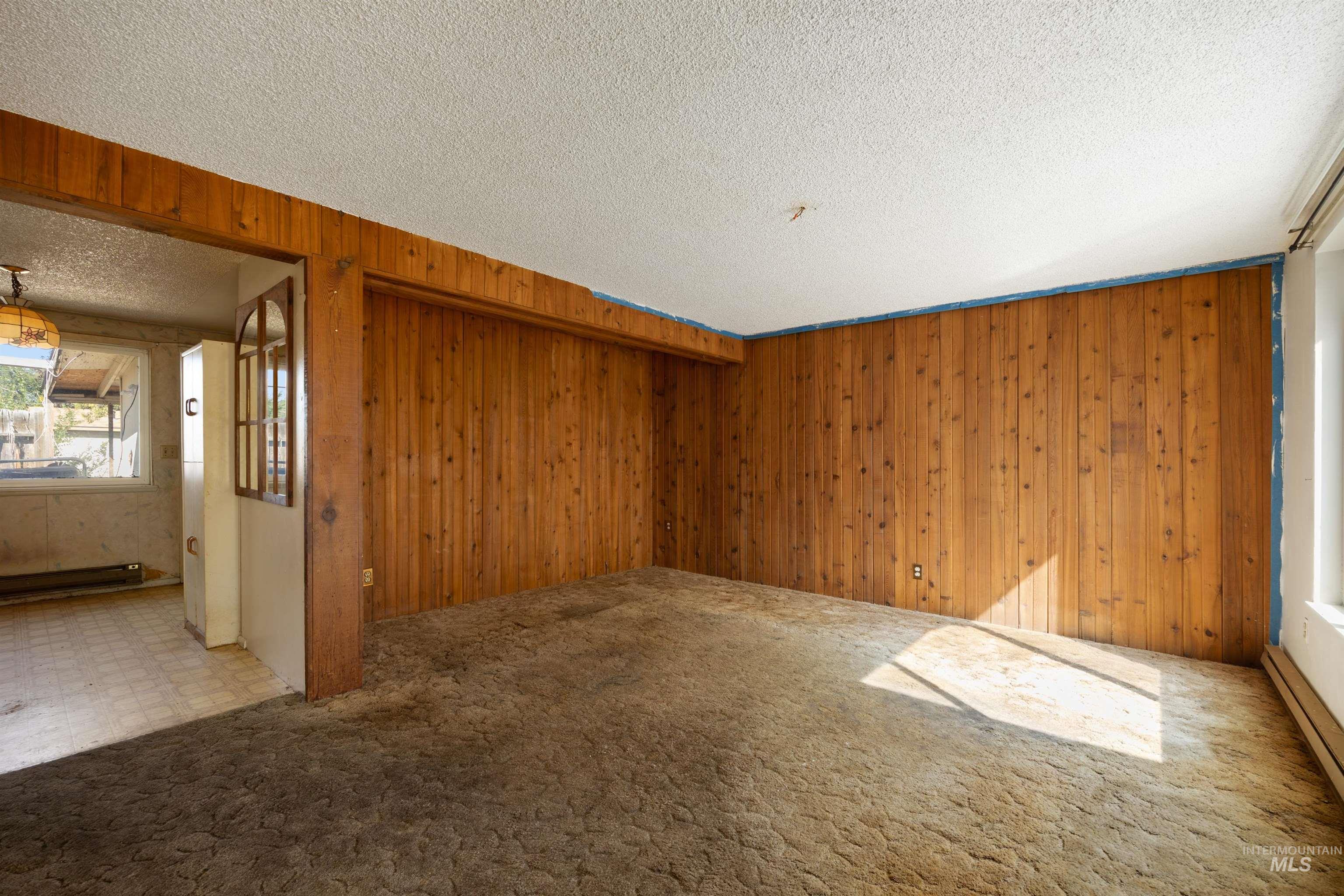 526 E Avenue J Property Photo 3
