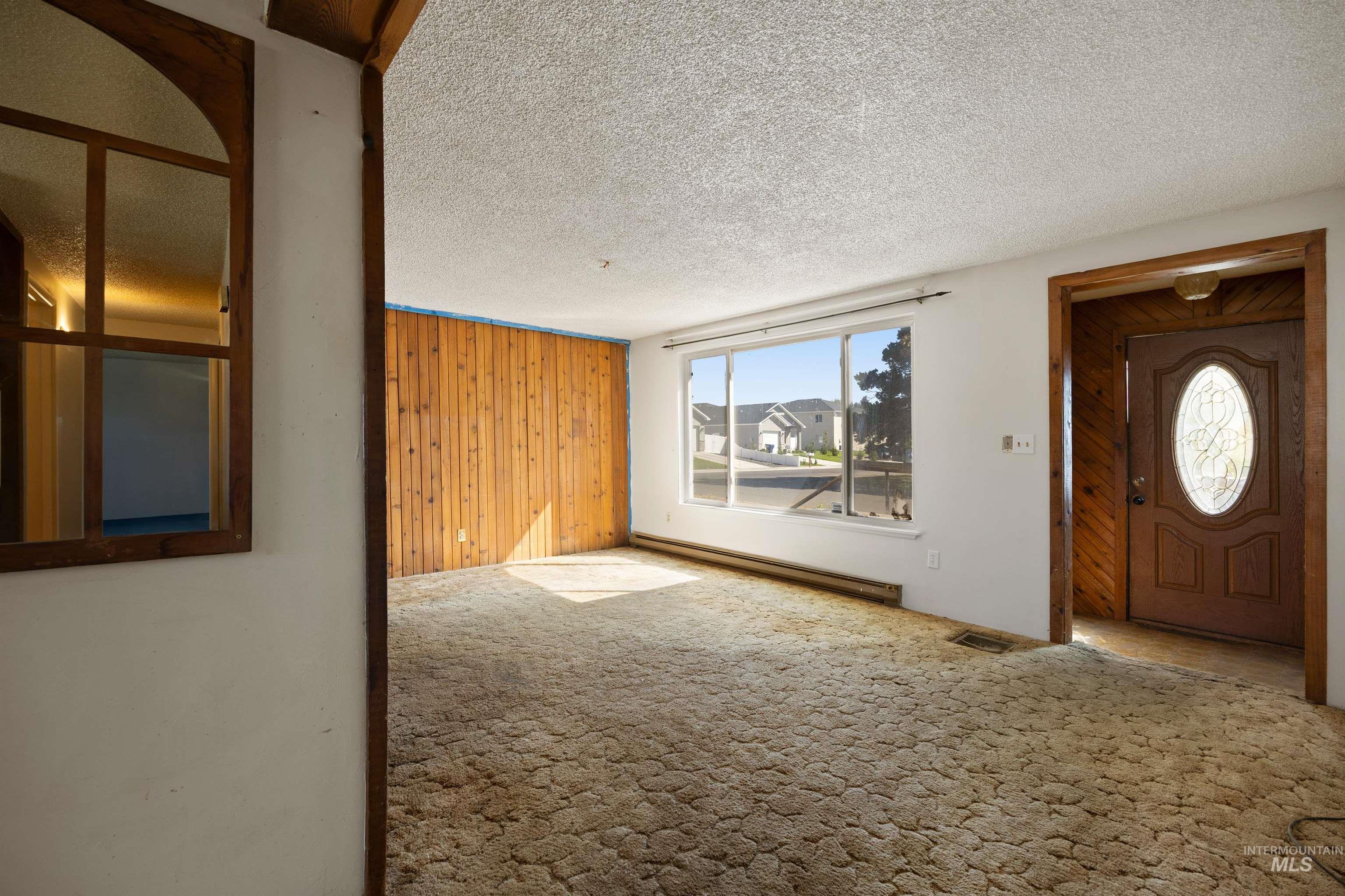 526 E Avenue J Property Photo 4