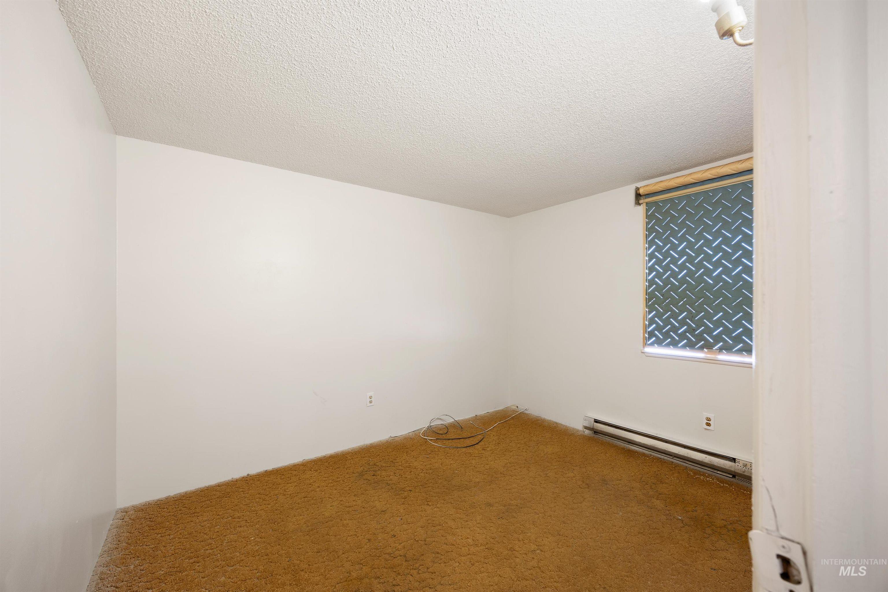 526 E Avenue J Property Photo 10