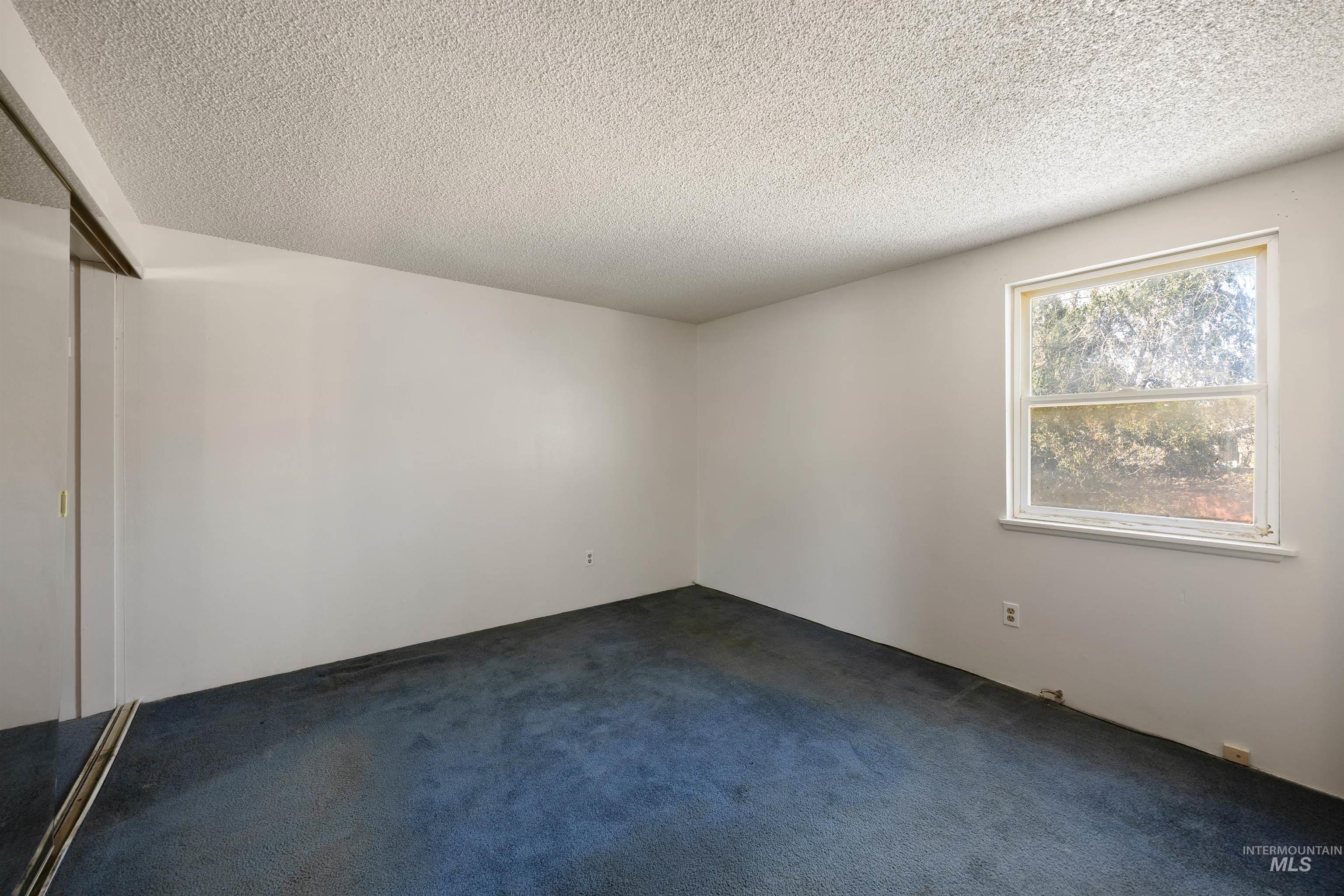 526 E Avenue J Property Photo 11