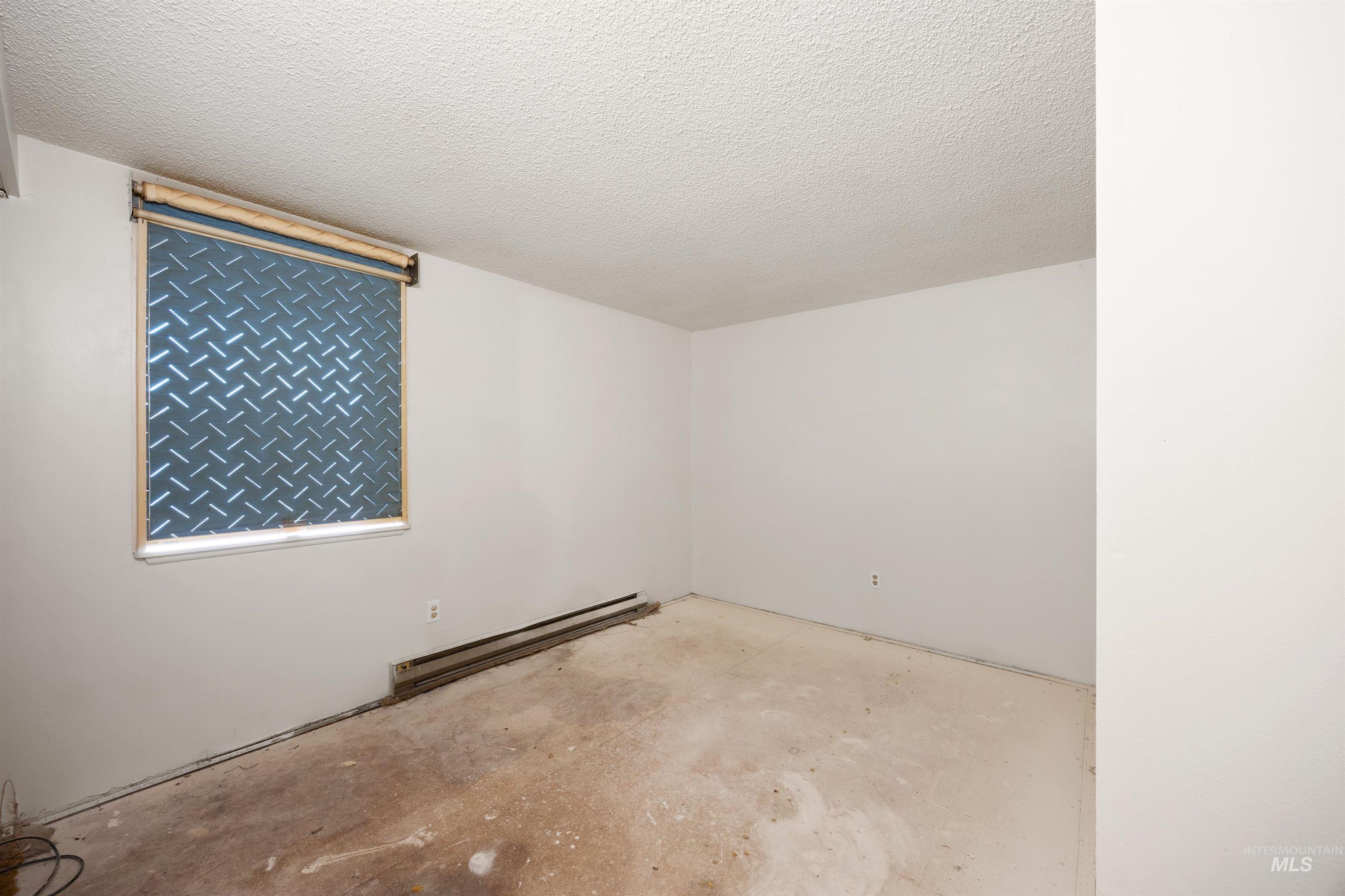 526 E Avenue J Property Photo 14