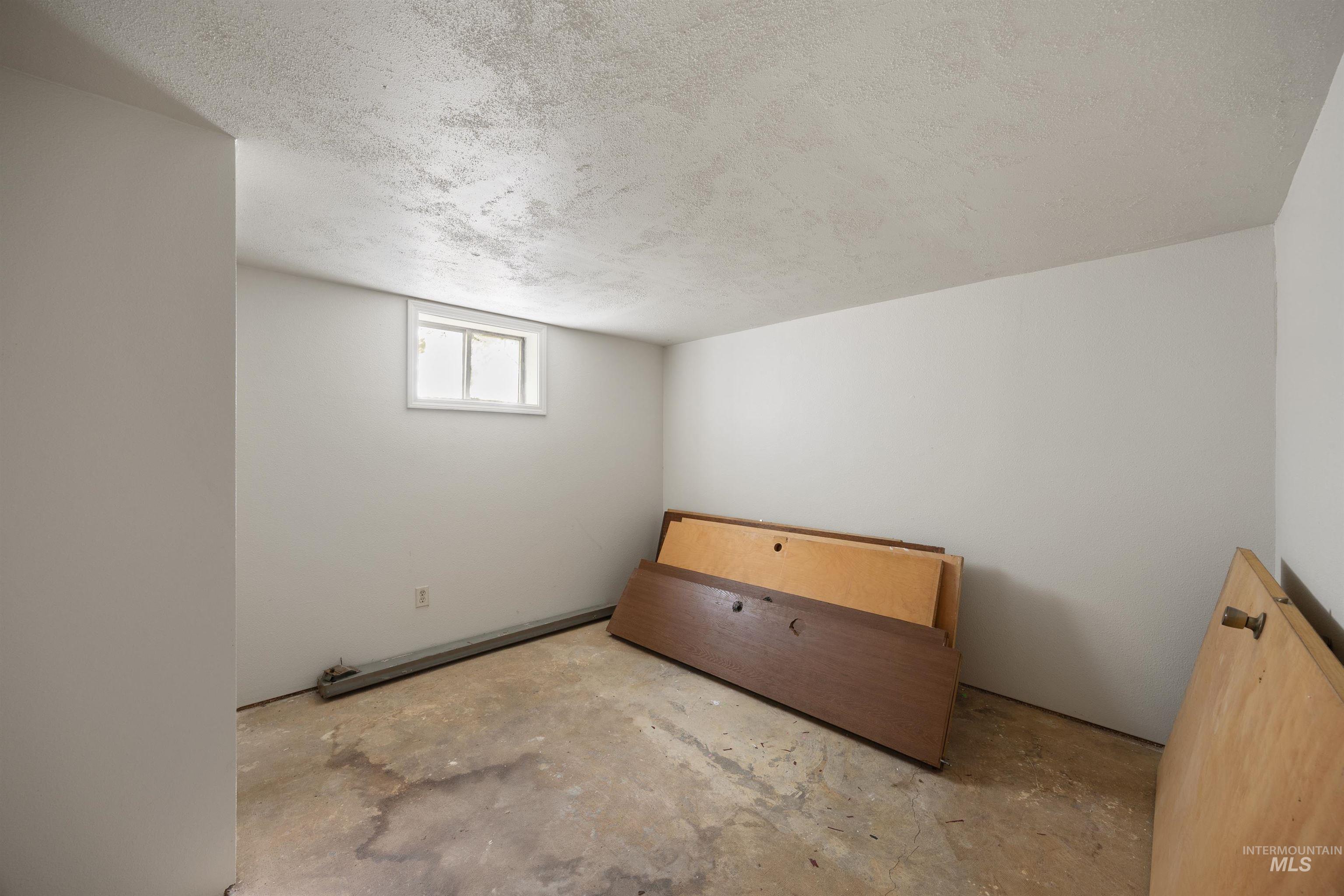 526 E Avenue J Property Photo 17