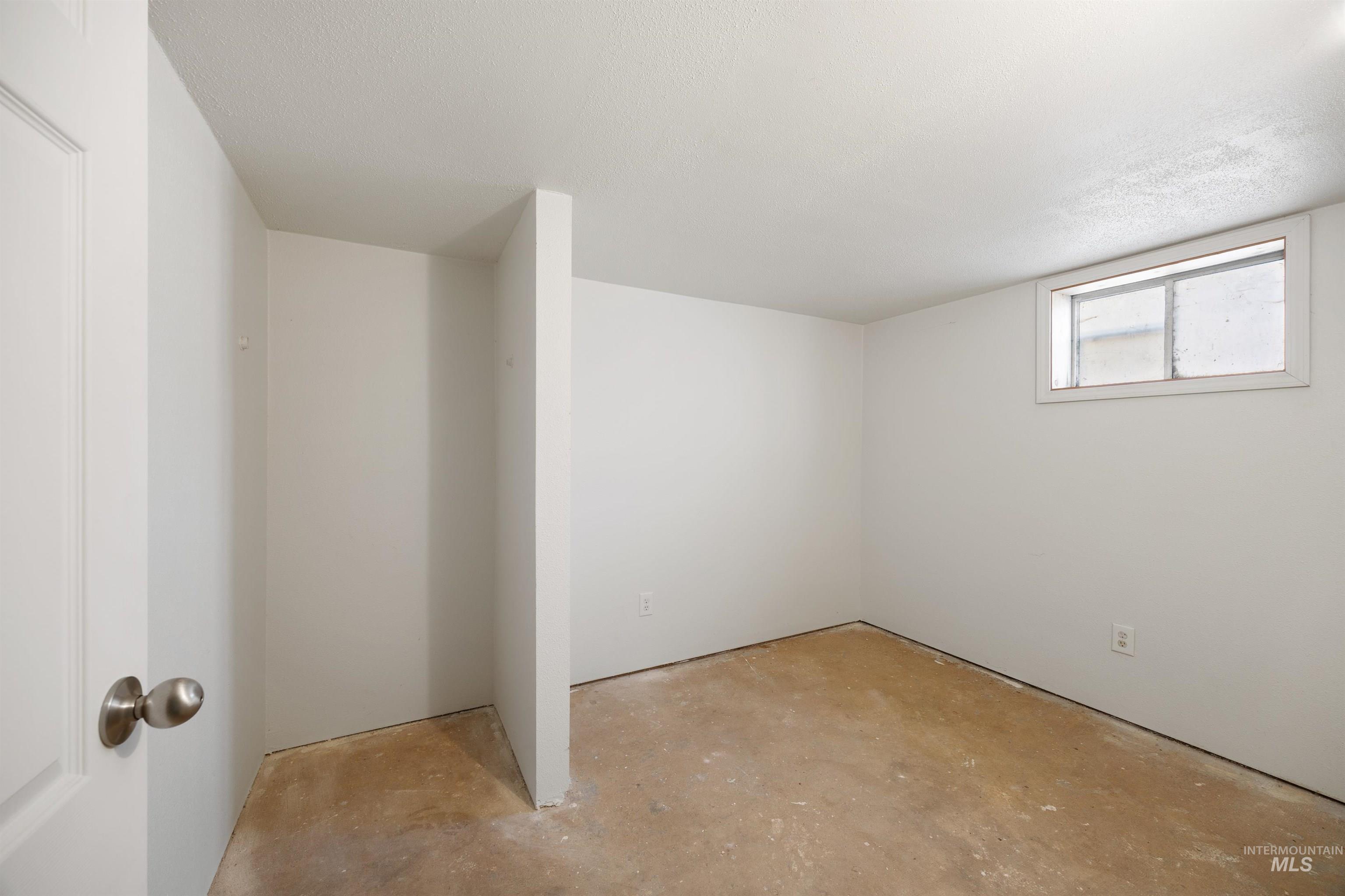 526 E Avenue J Property Photo 18