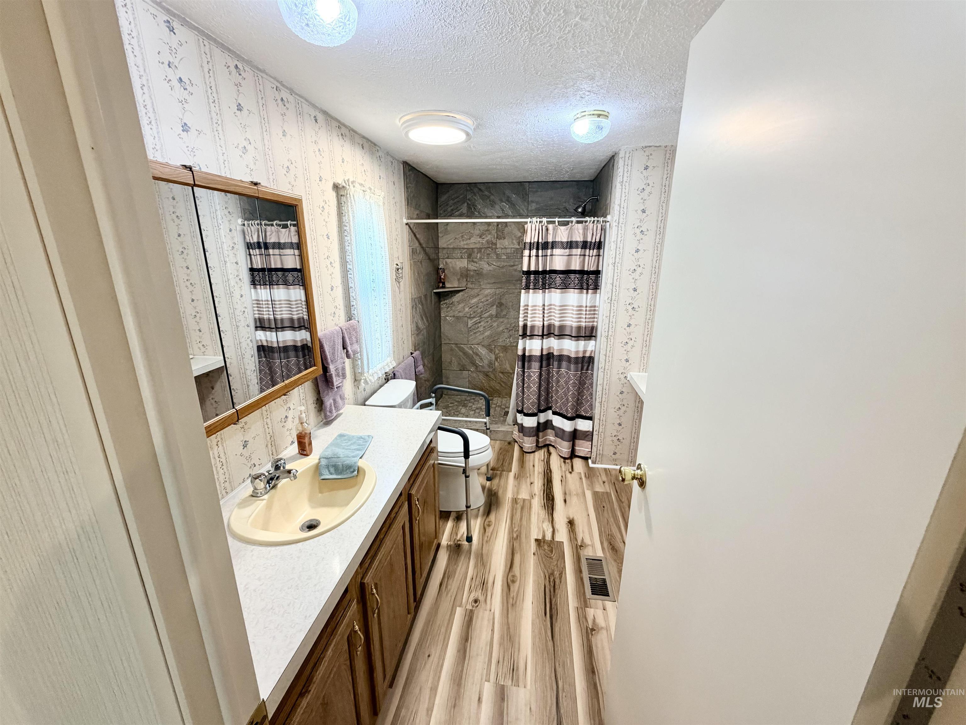 5 Freedom Dr Property Photo 15