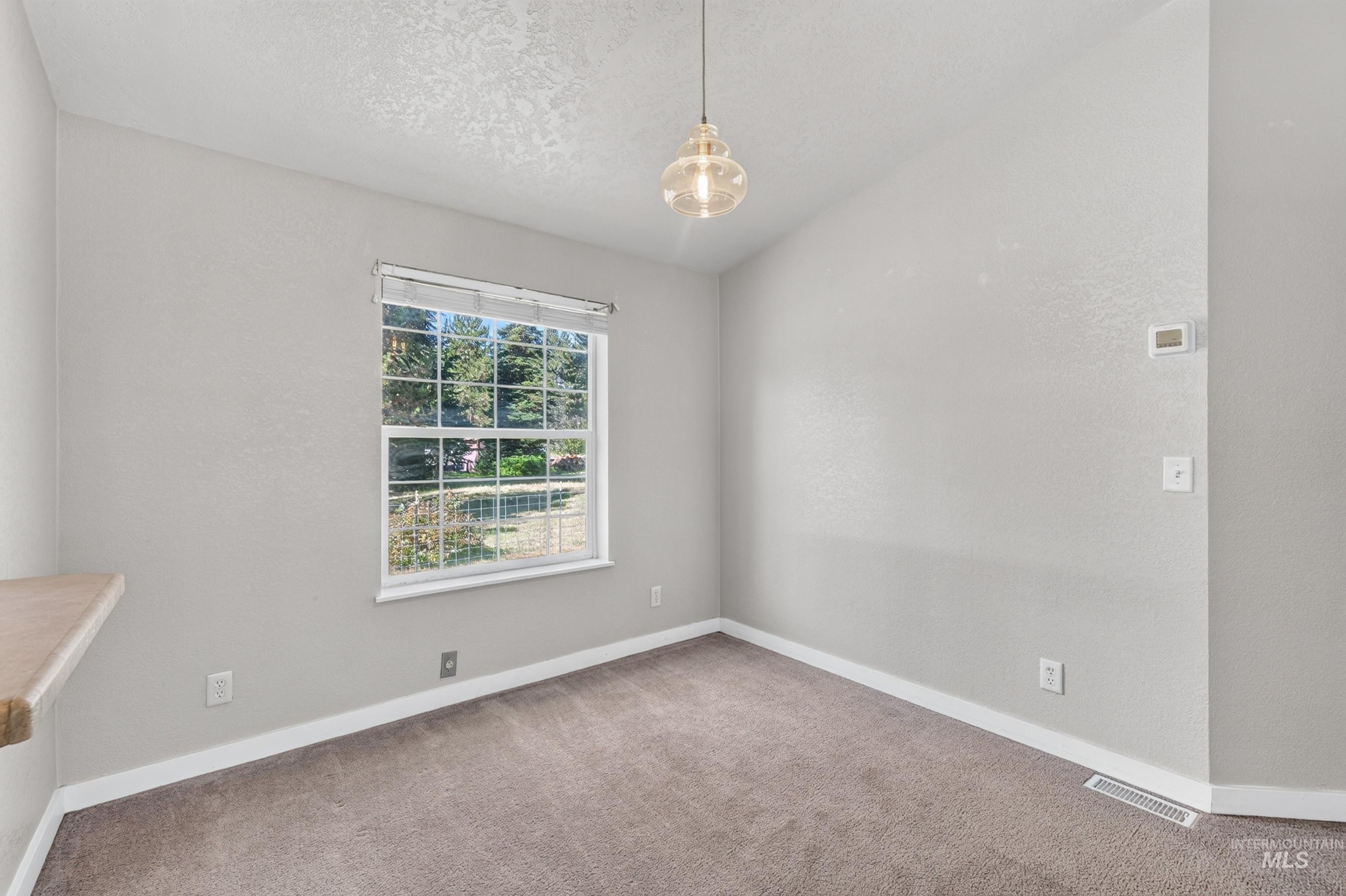 223 Angus Lane Property Photo 9