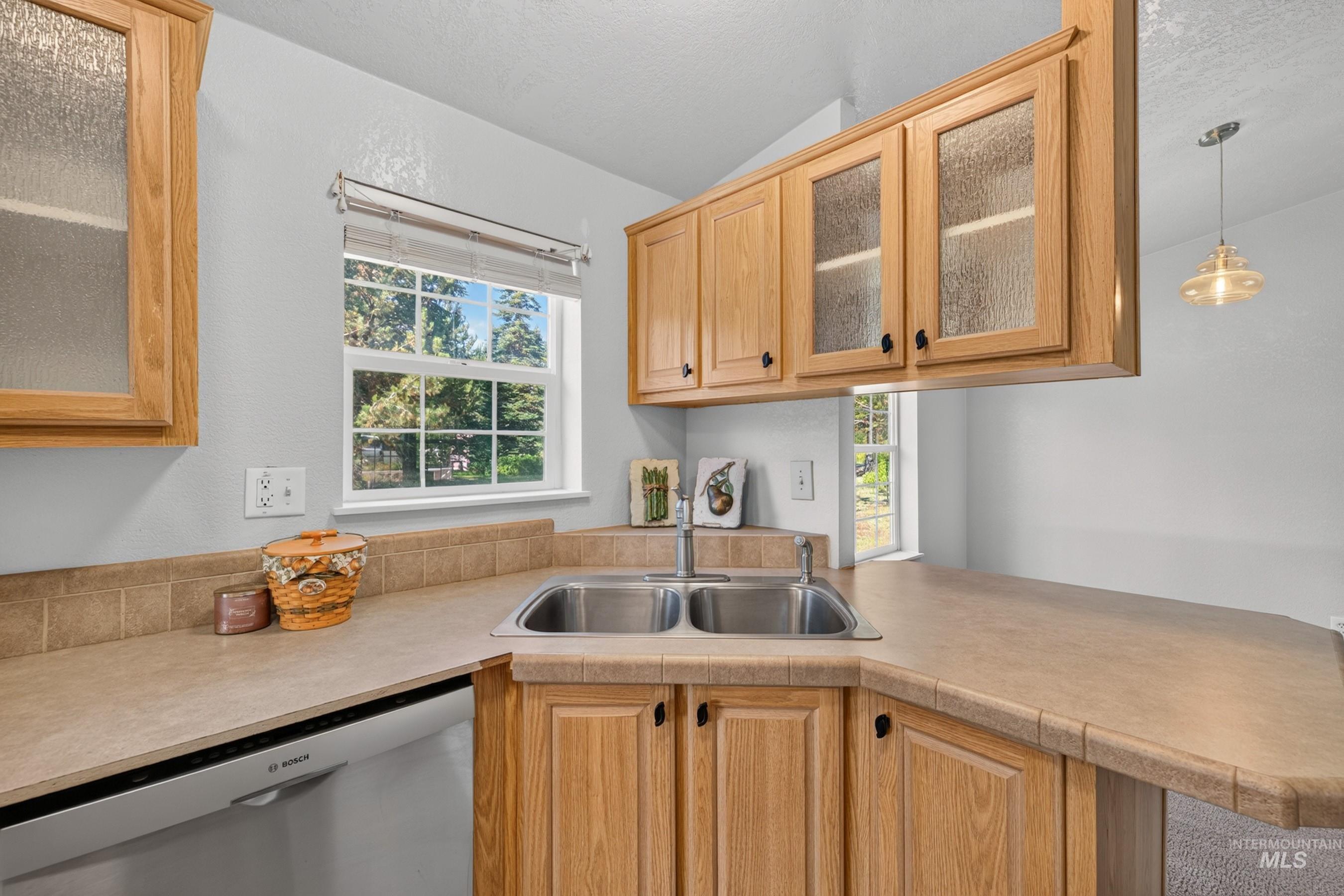 223 Angus Lane Property Photo 12