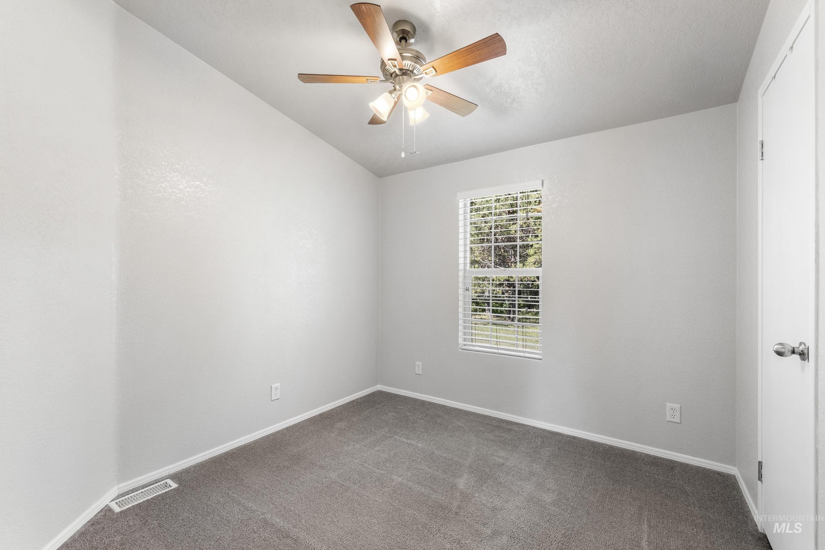 223 Angus Lane Property Photo 23