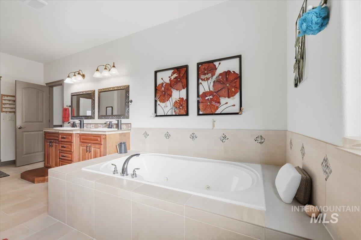 4054 N Beaham Pl Property Photo 27