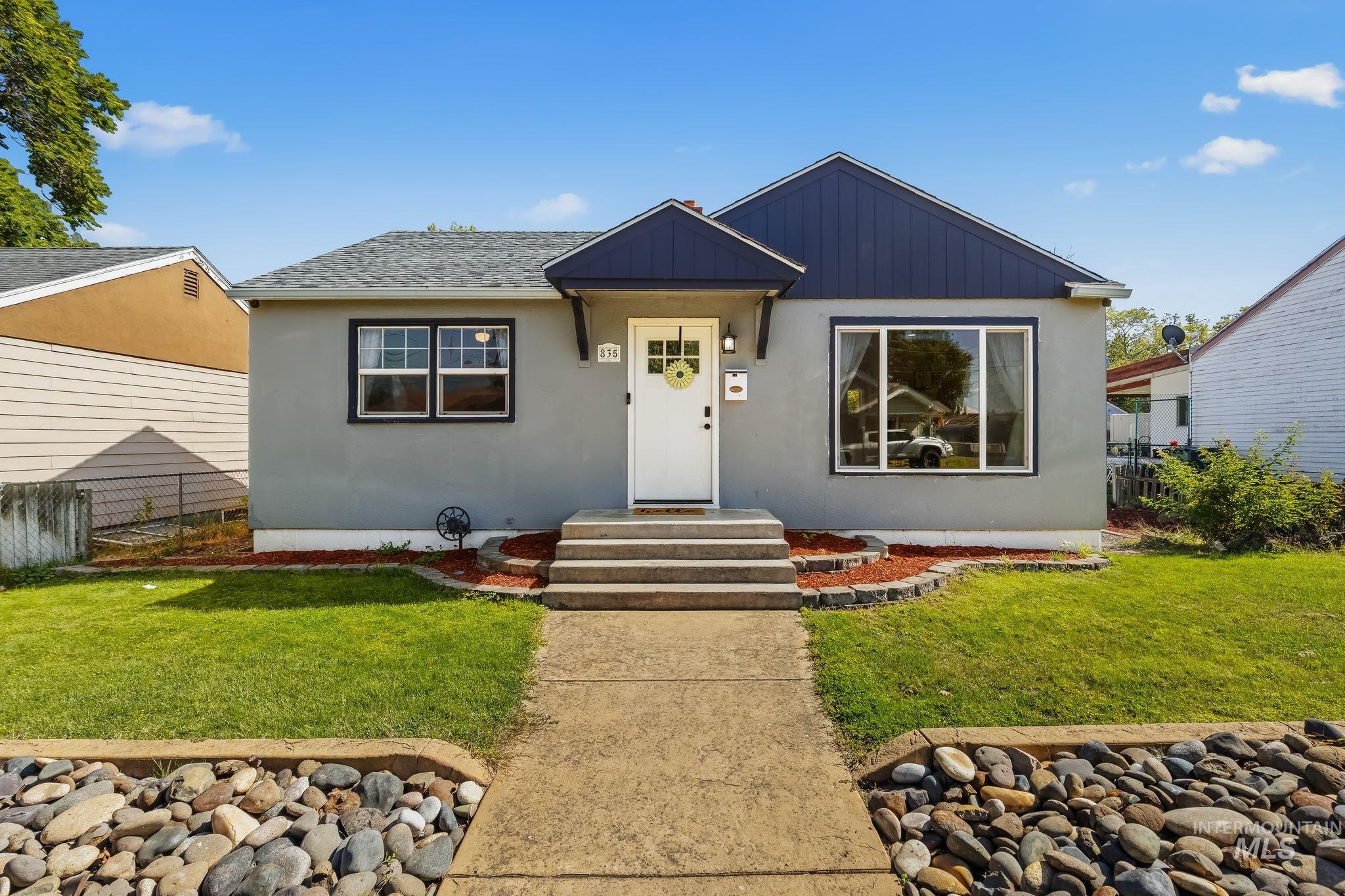 835 12th Street Property Photo 1
