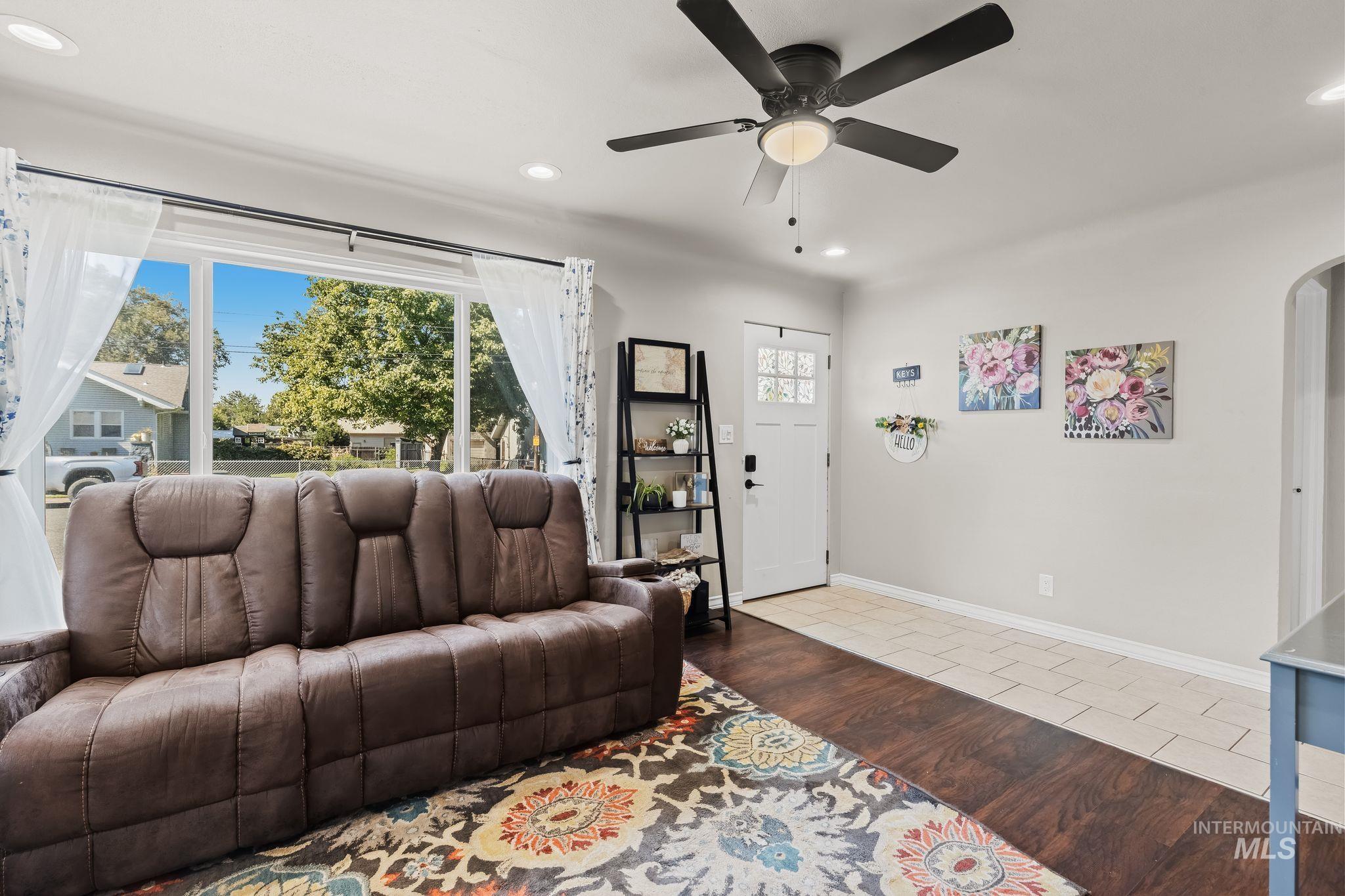 835 12th Street Property Photo 4