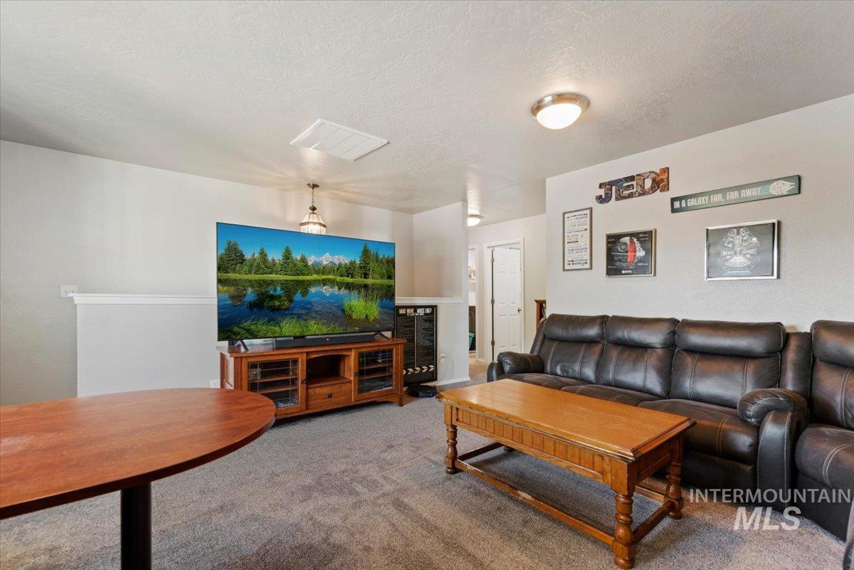 313 Bisque Dr. Property Photo 5