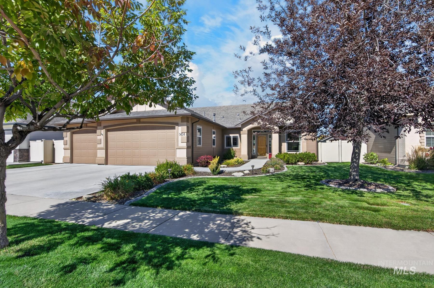 1424 W Raelin Drive Property Photo 2