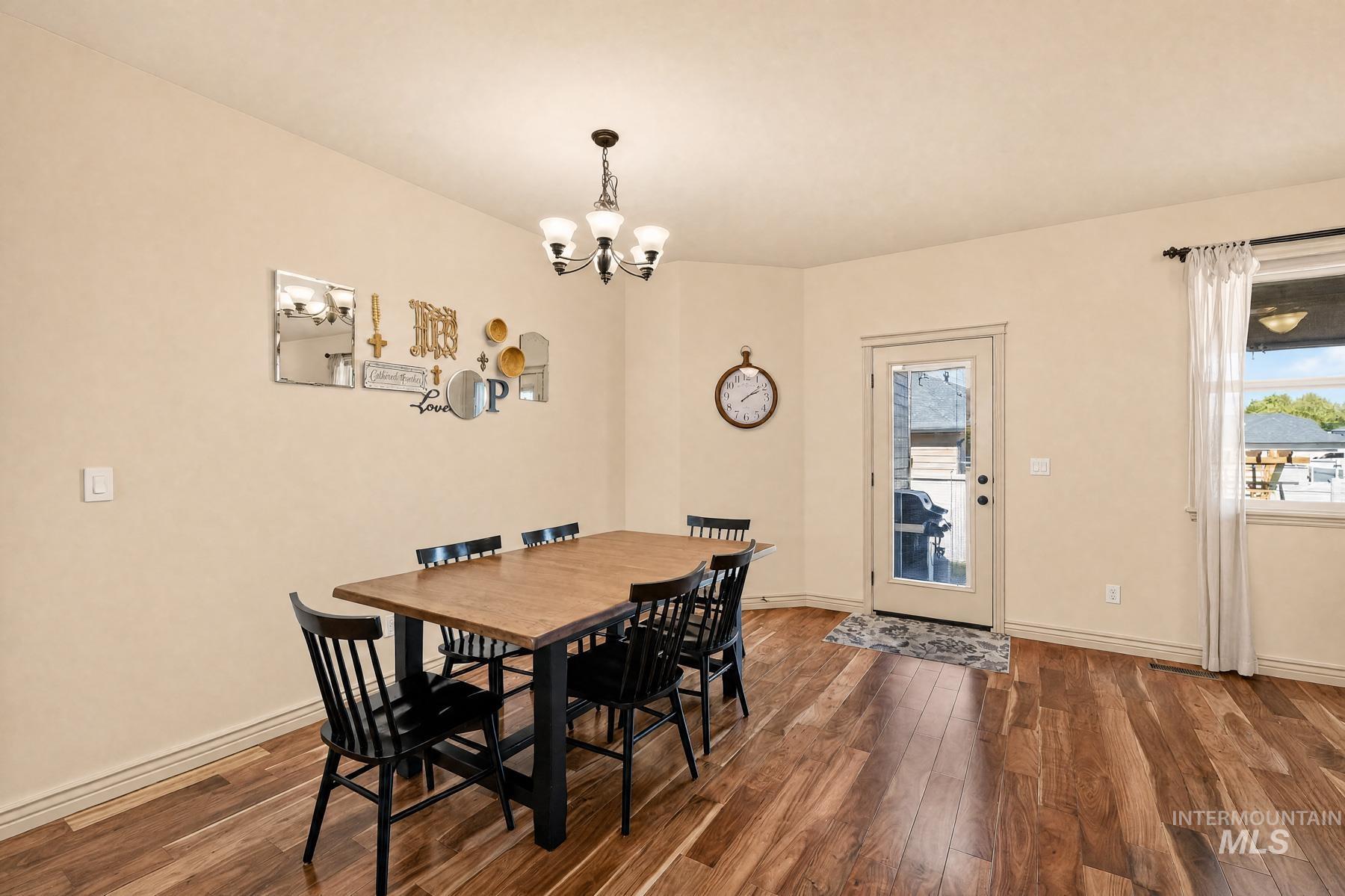 1424 W Raelin Drive Property Photo 6